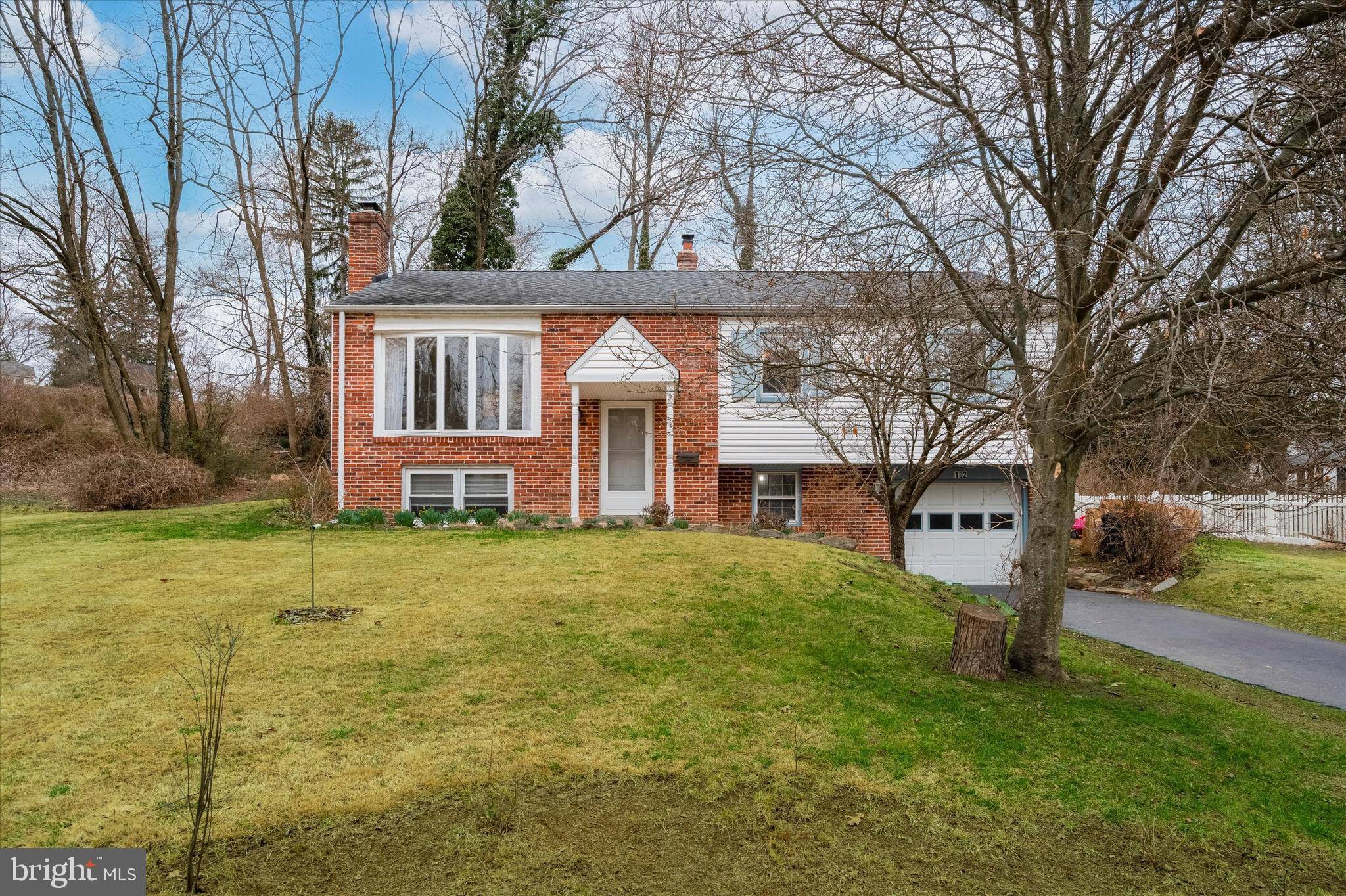 Newtown Square, PA 19073,102 DEER LN