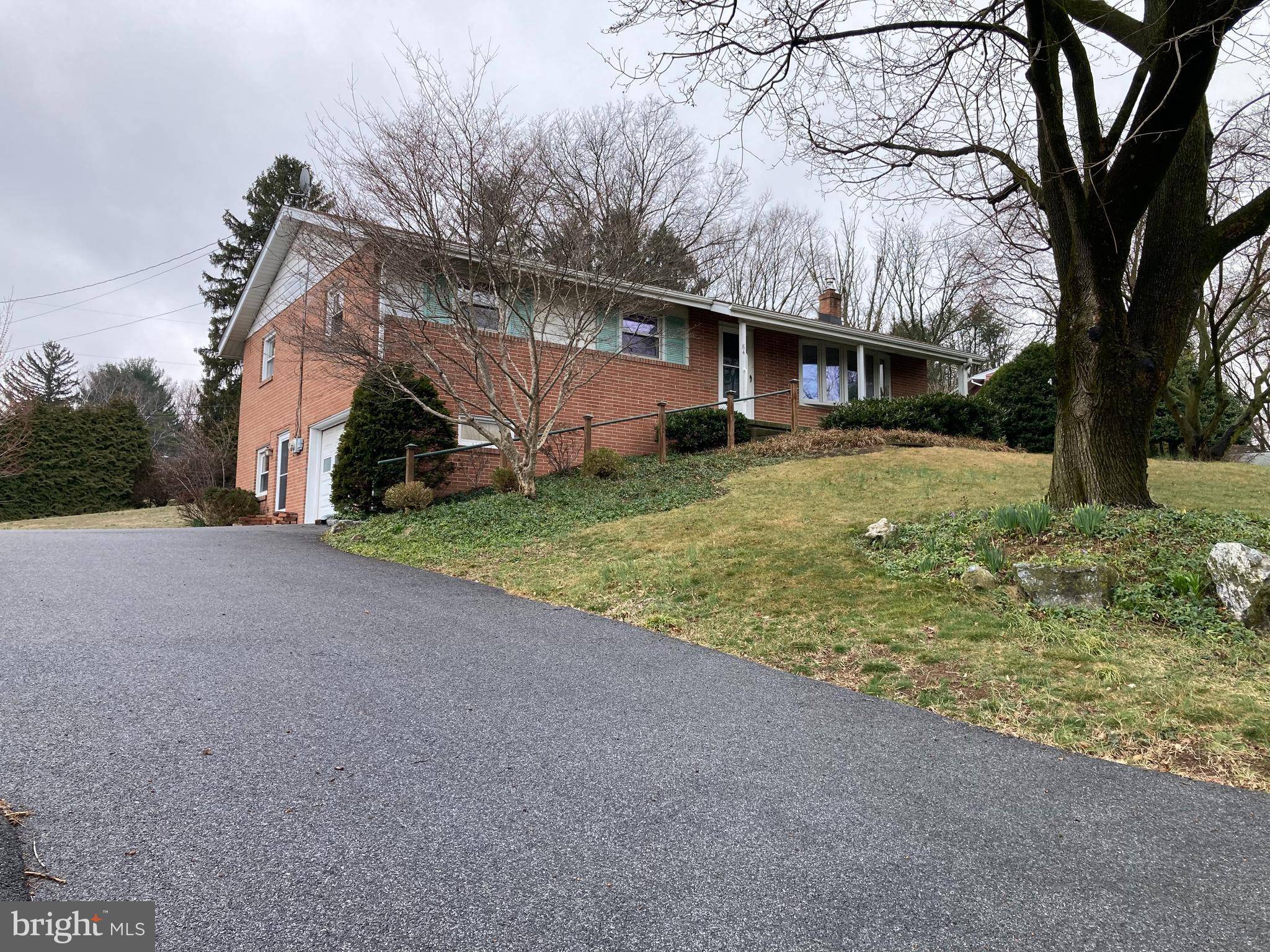 Lancaster, PA 17601,84 BARRE DR