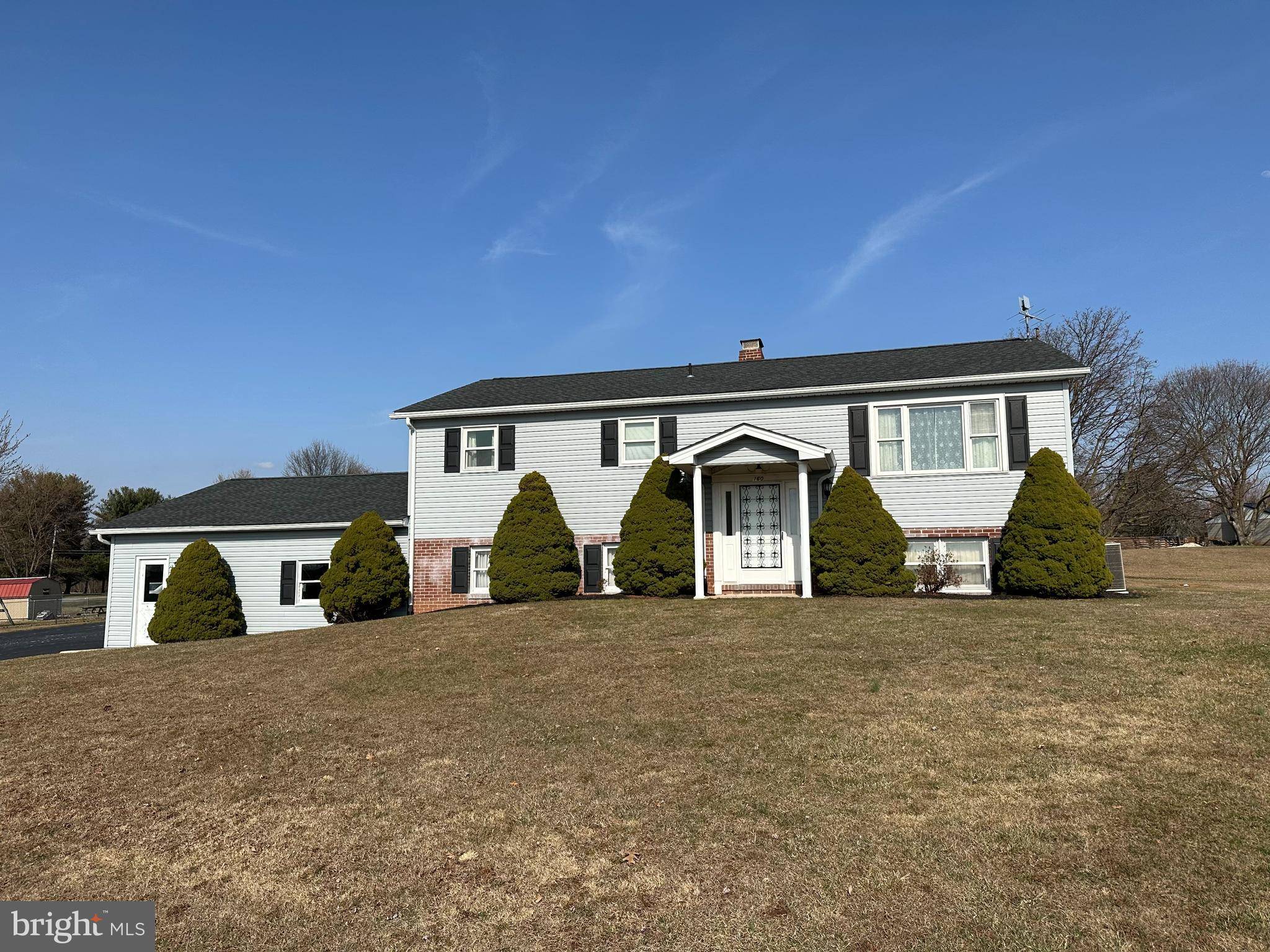 New Oxford, PA 17350,160 GROFT DR