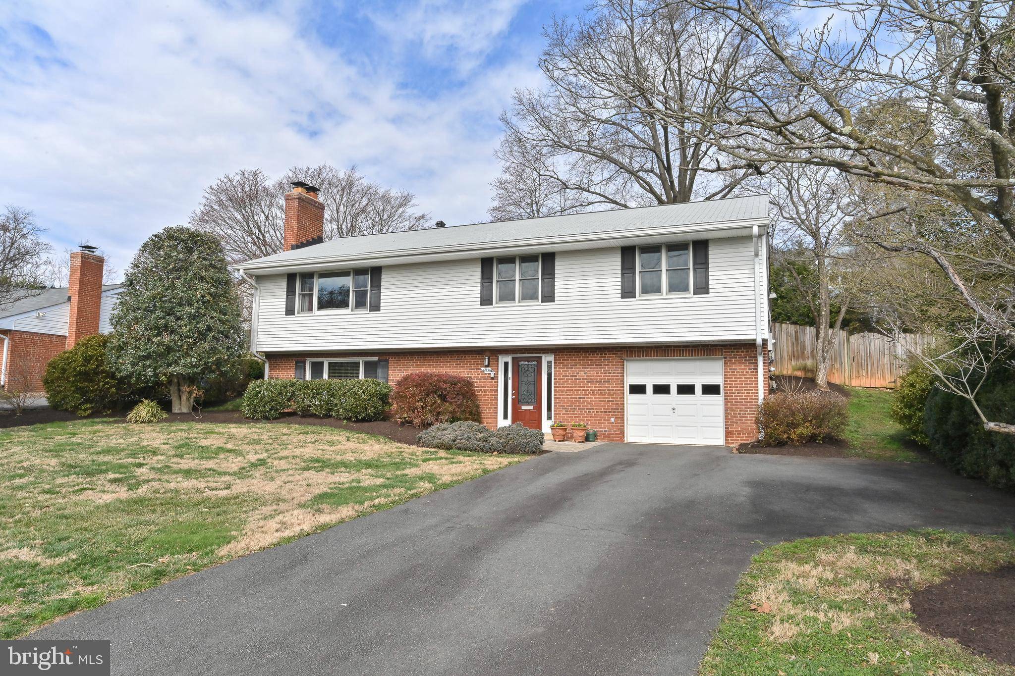 Mclean, VA 22101,6936 CHURCHILL RD