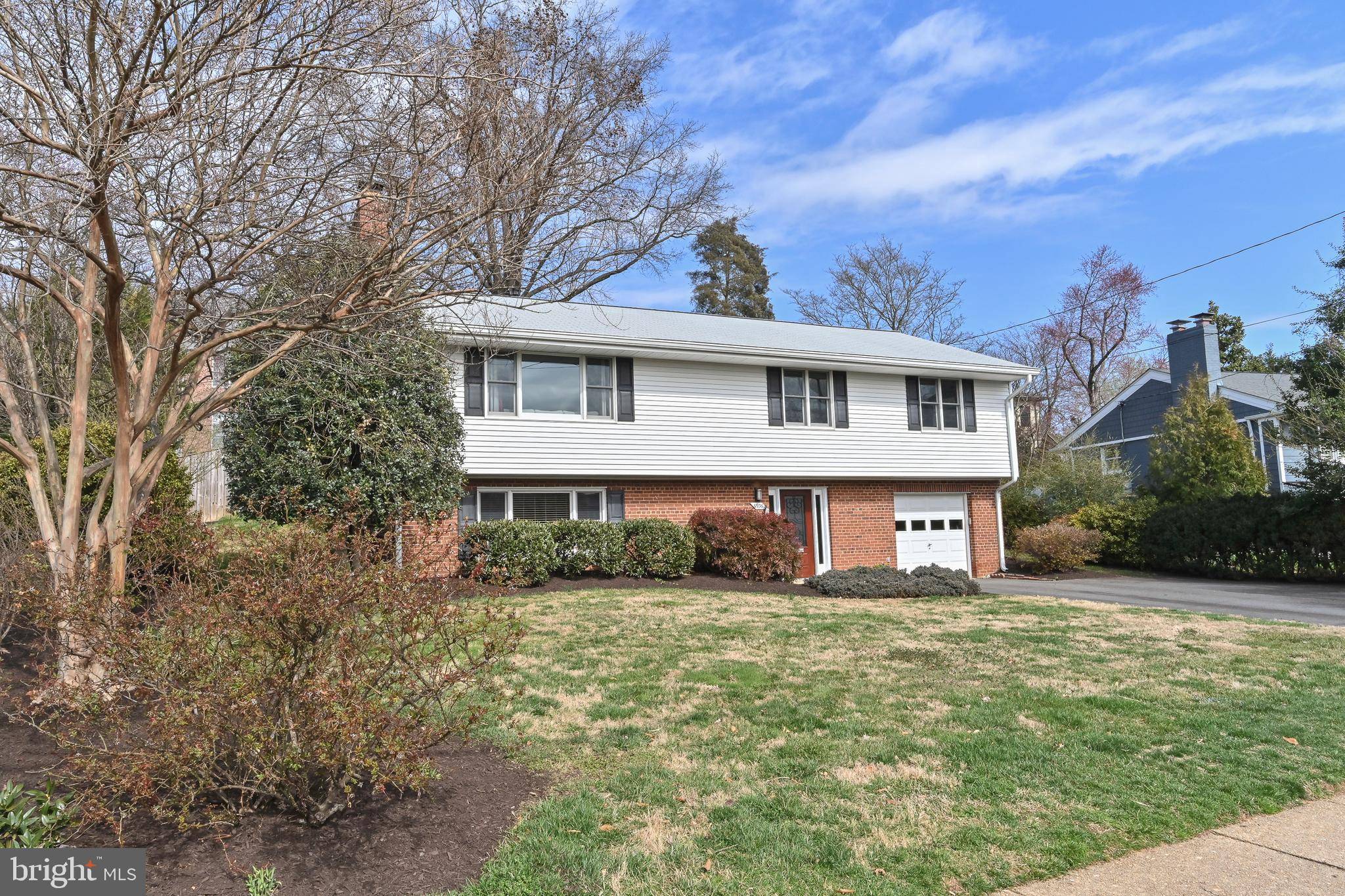 Mclean, VA 22101,6936 CHURCHILL RD