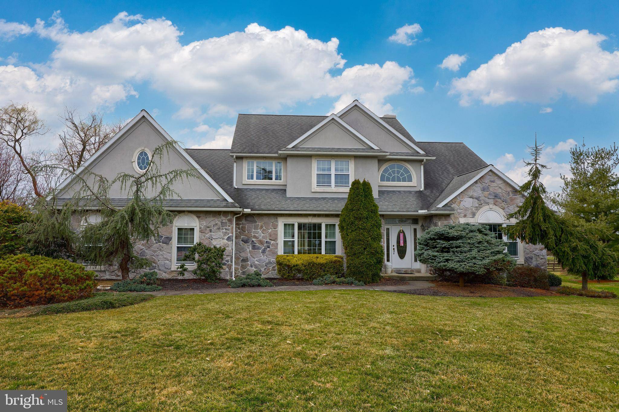 New Holland, PA 17557,60 WILLOW CIR