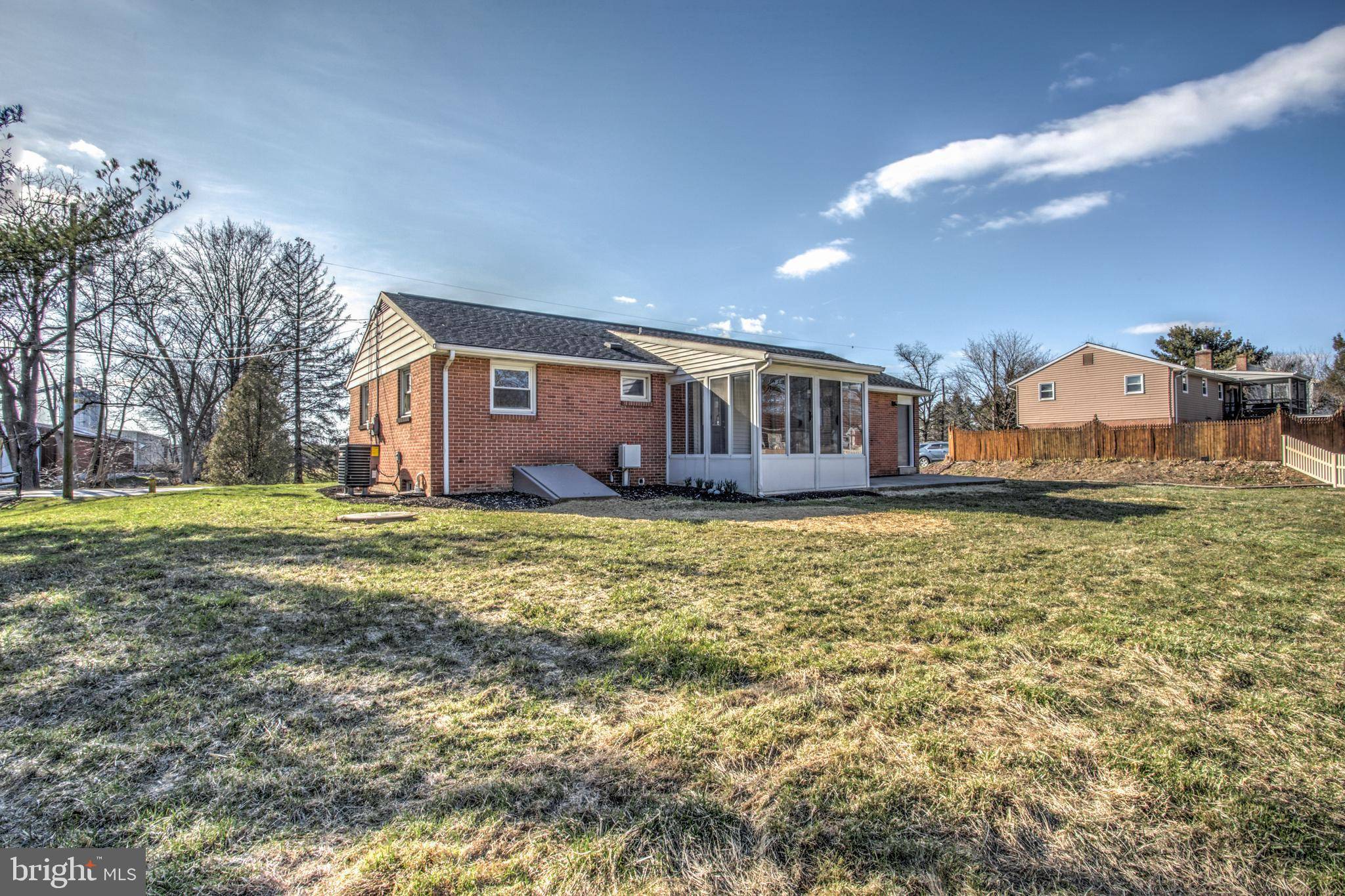 Leola, PA 17540,59 FARMLAND RD