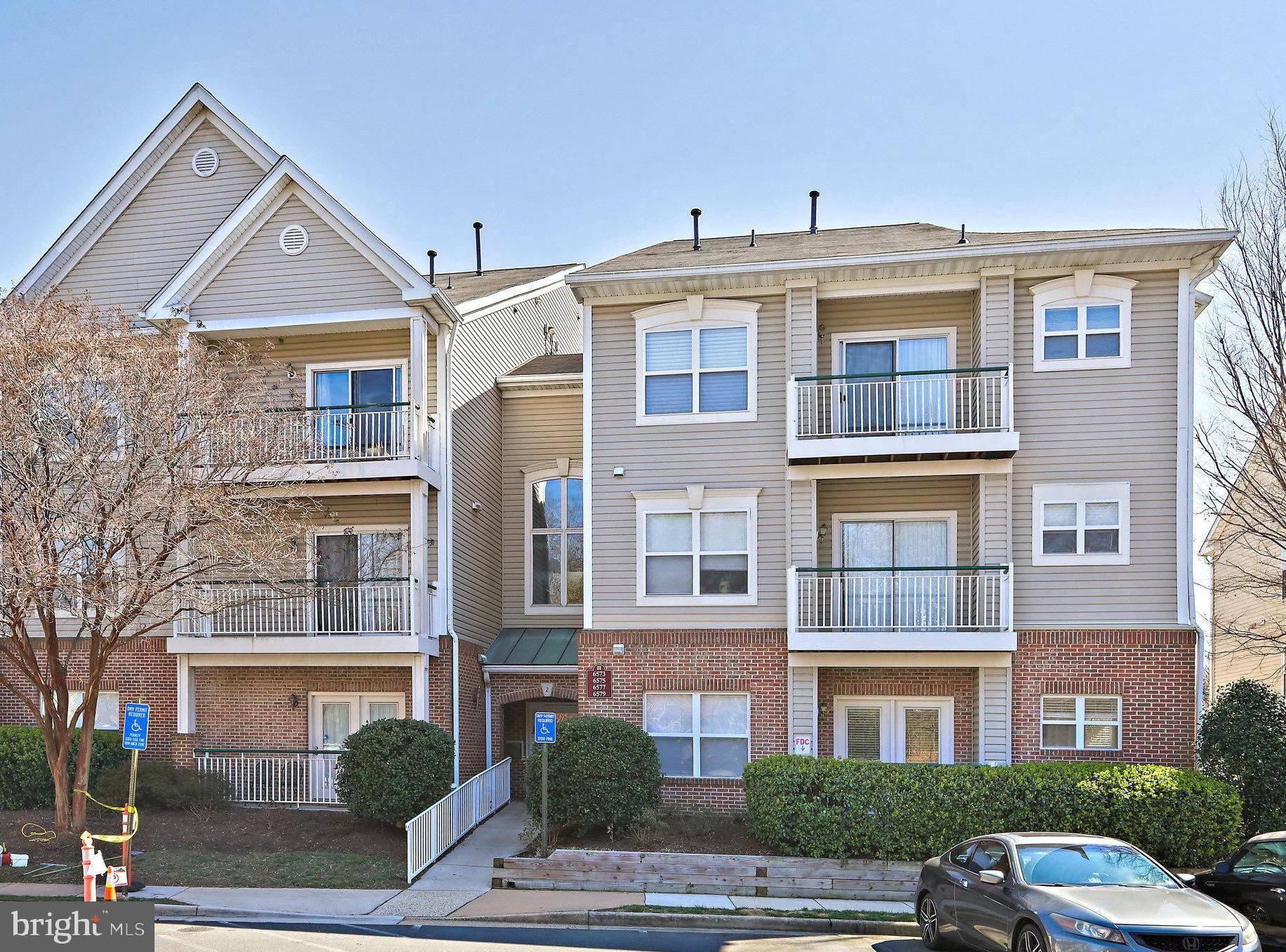 Alexandria, VA 22315,6579 GRANGE LN #104