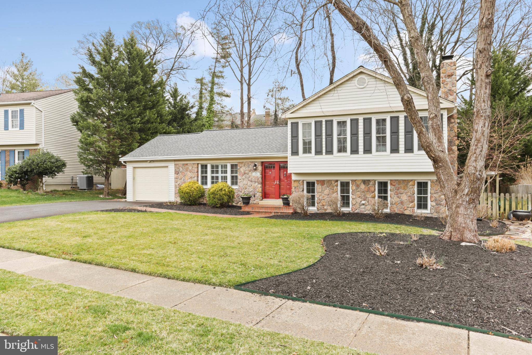 Springfield, VA 22153,7923 SAINT DENNIS DR