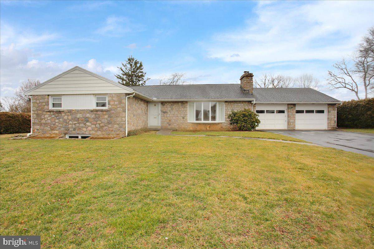 West Lawn, PA 19609,2424 READING BL