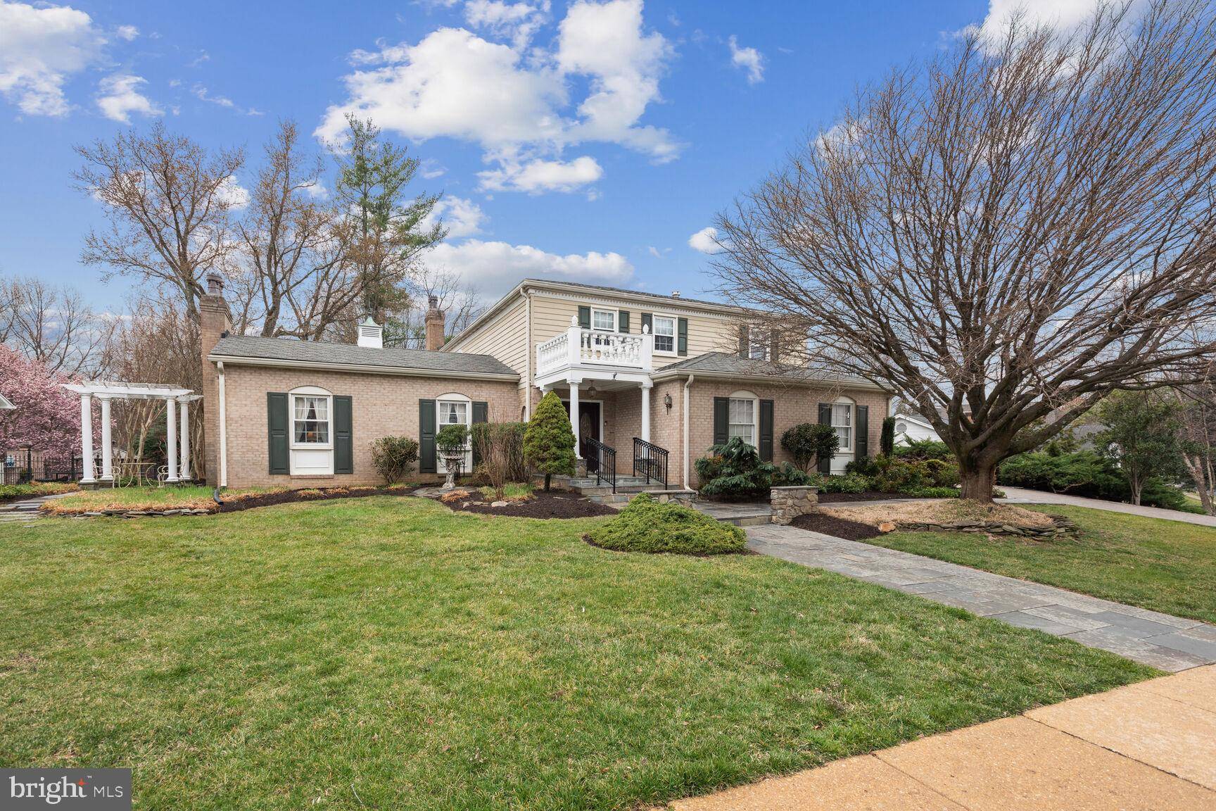 Mclean, VA 22102,8123 DUNSINANE CT