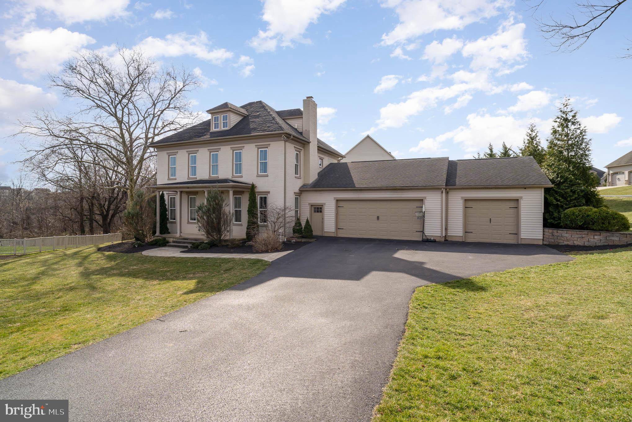 Mechanicsburg, PA 17050,800 SAWGRASS LN