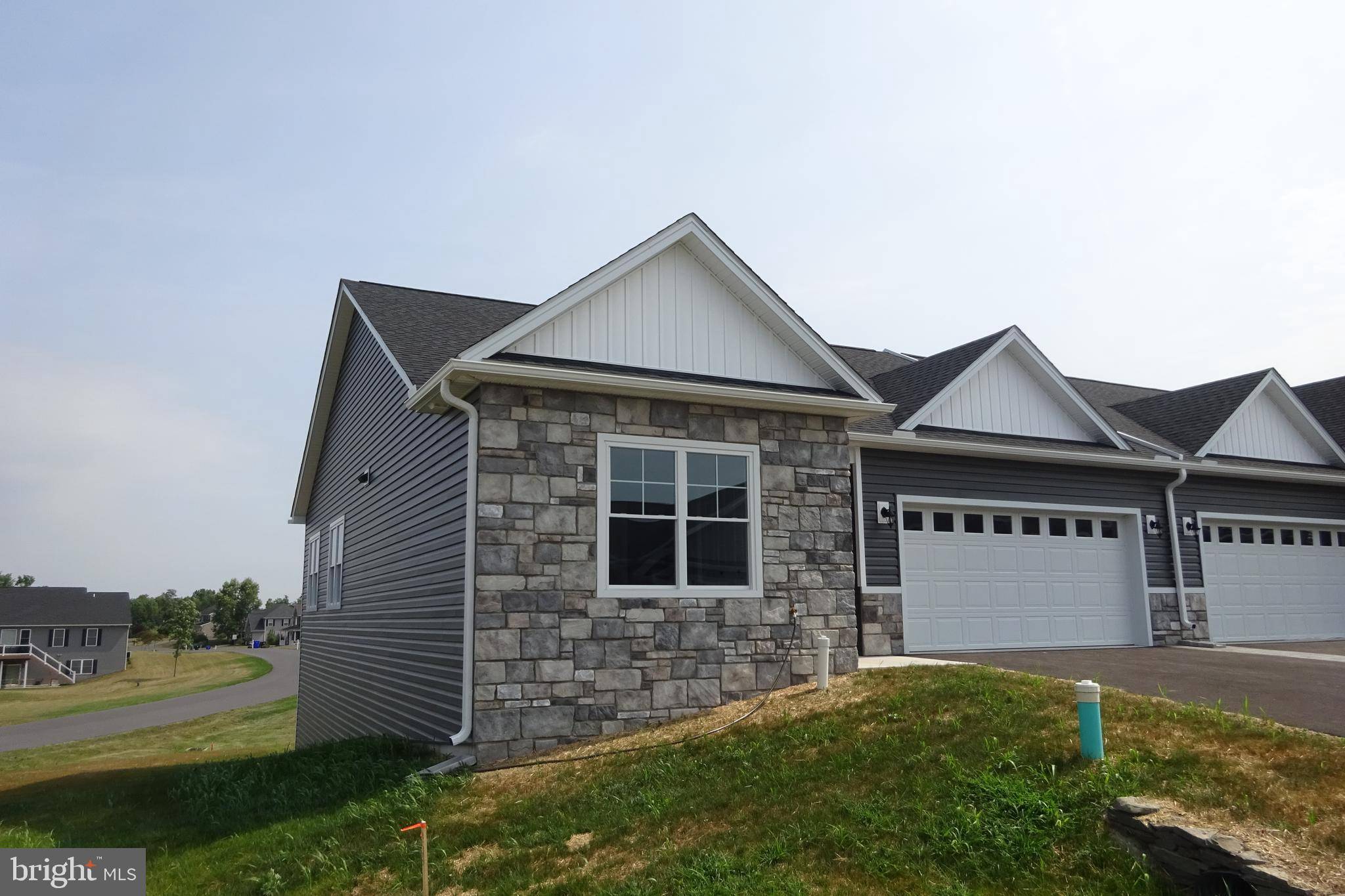 Greencastle, PA 17225,537 SHOOK CT E