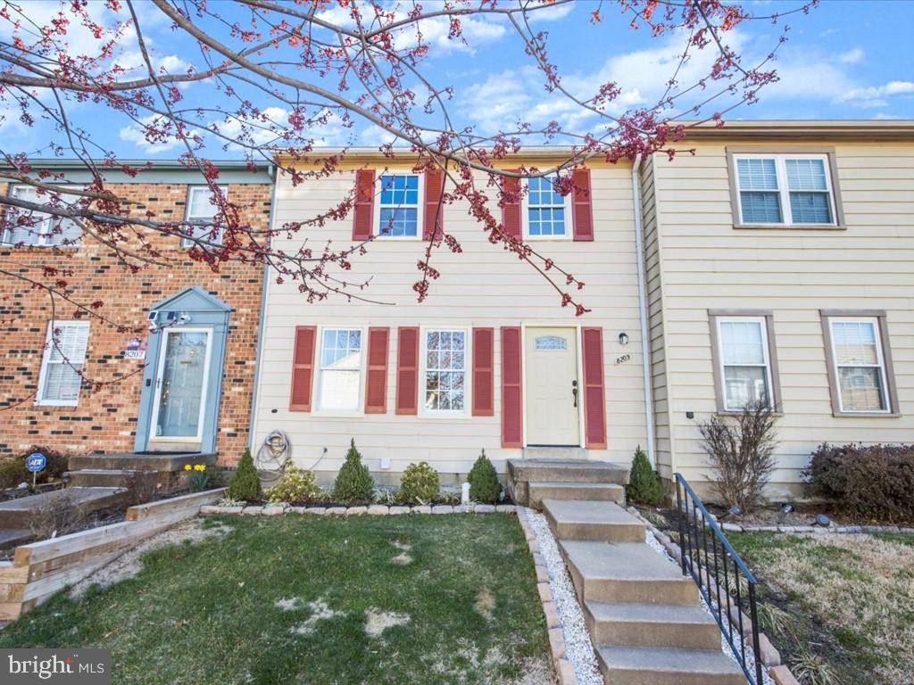 Lorton, VA 22079,8209 STATIONHOUSE CT