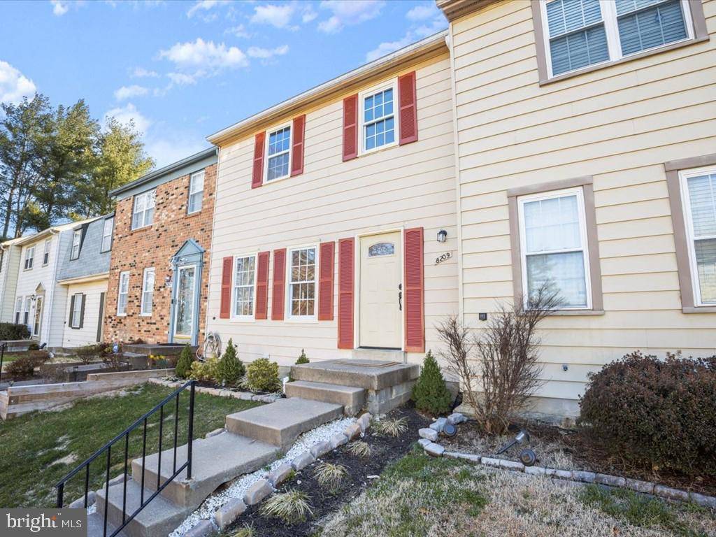 Lorton, VA 22079,8209 STATIONHOUSE CT