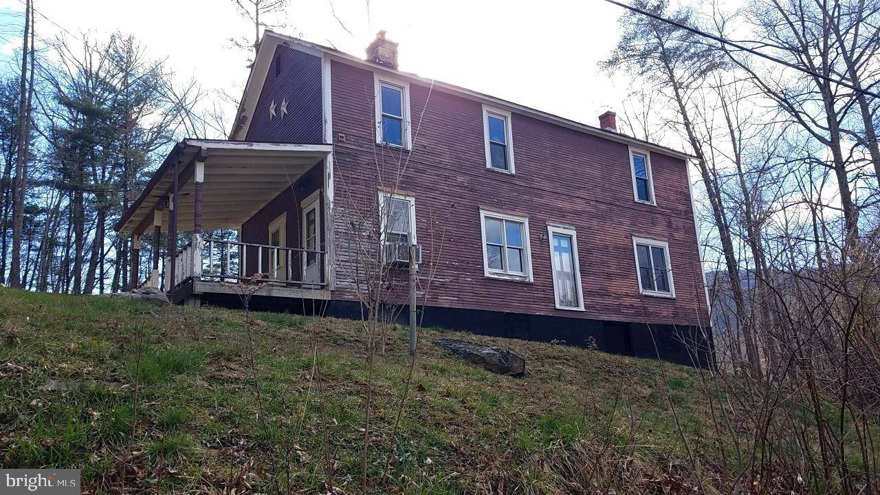 Great Cacapon, WV 25422,2833 ROCKFORD RD