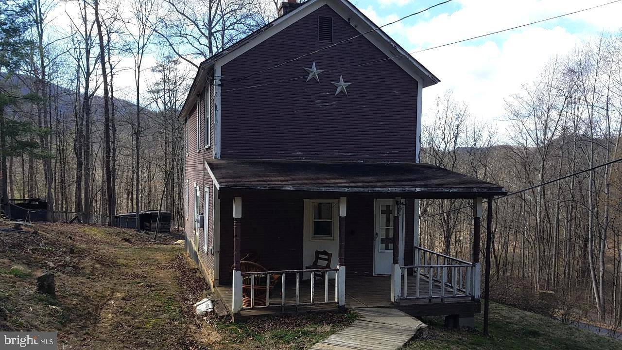 Great Cacapon, WV 25422,2833 ROCKFORD RD