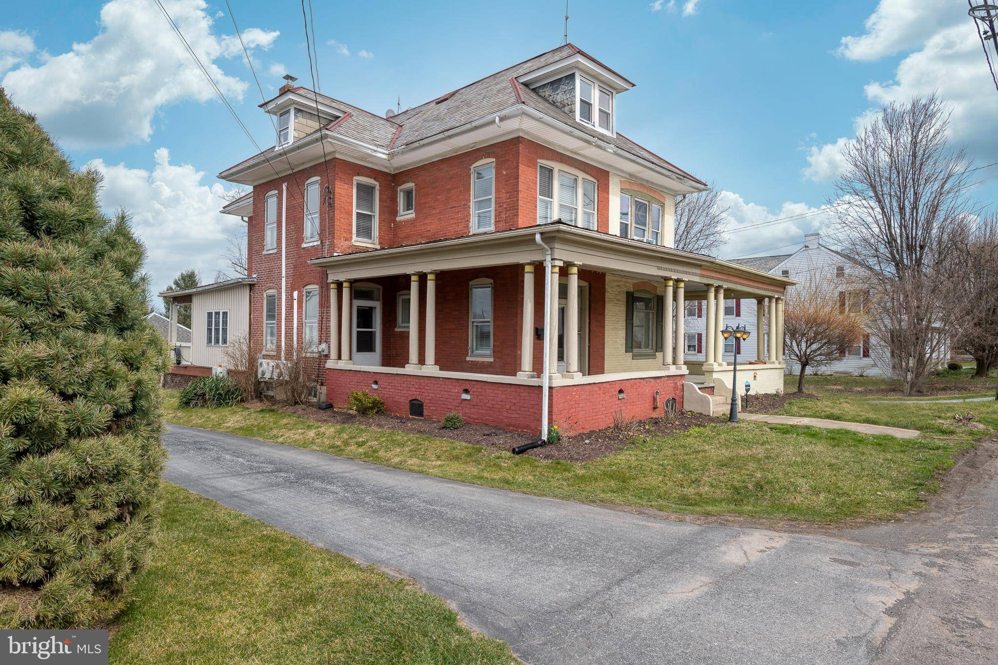 Leola, PA 17540,203 W MAIN ST