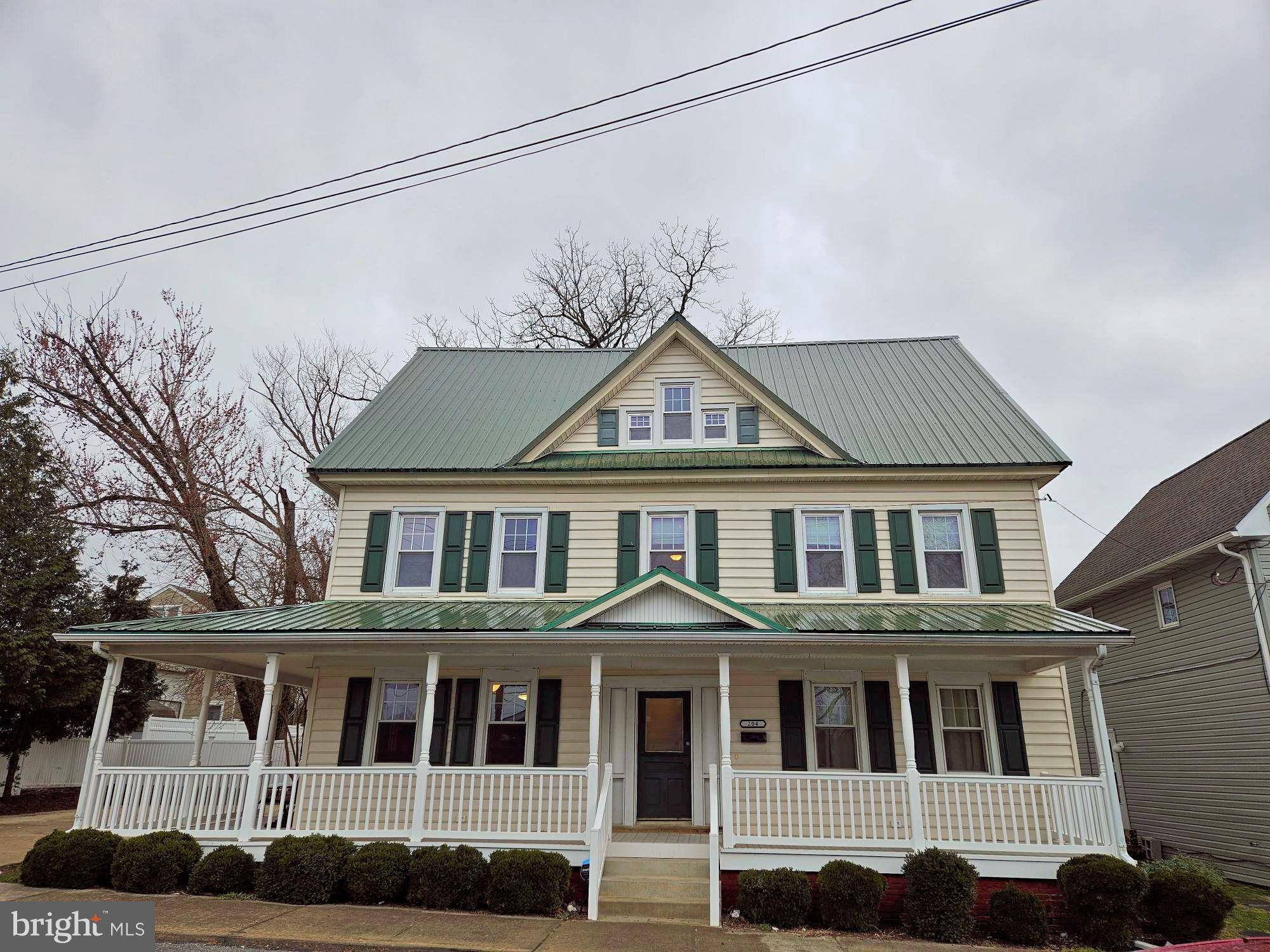 Laurel, DE 19956,204 OAK ST