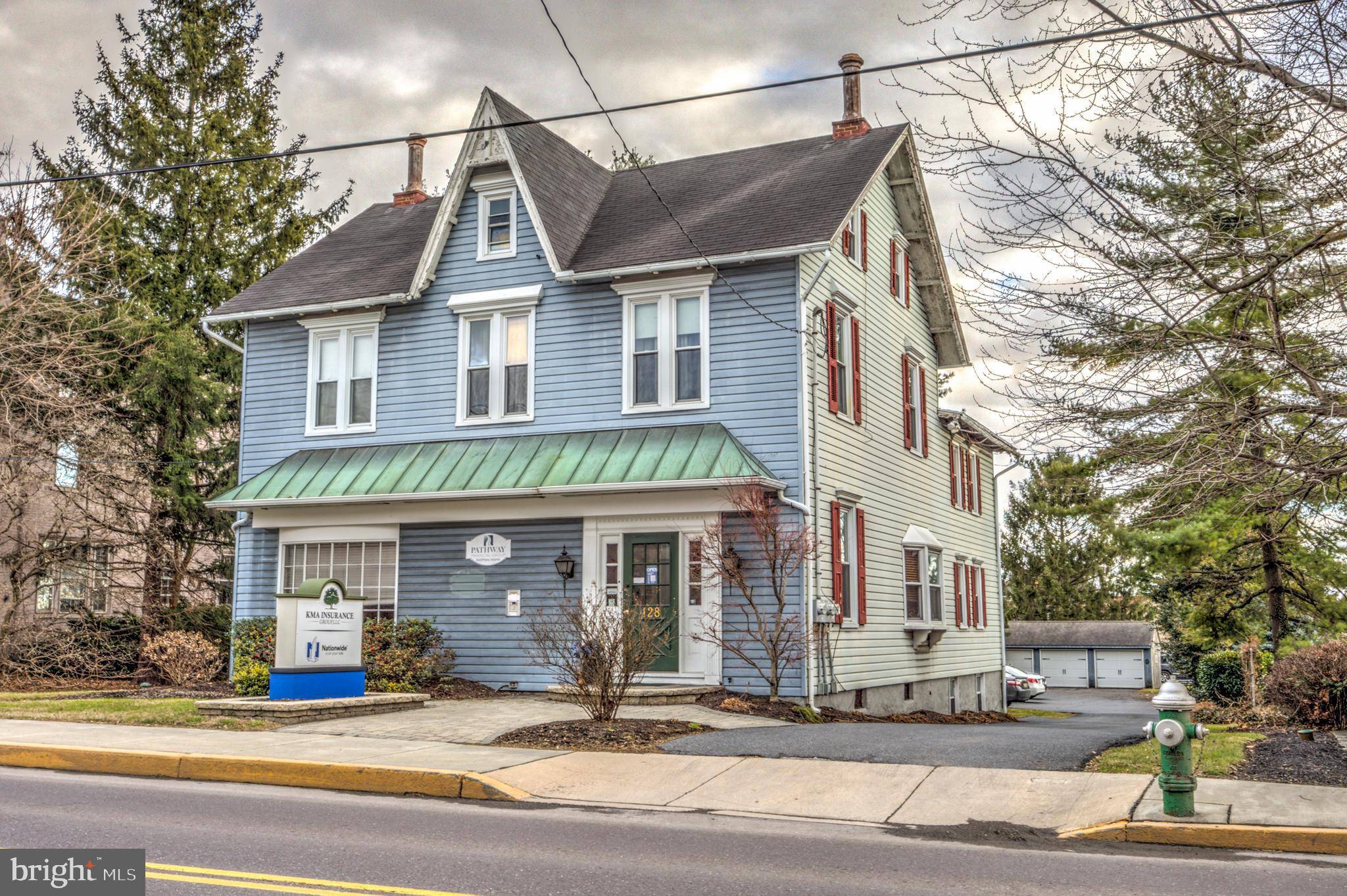 New Holland, PA 17557,128 W MAIN ST