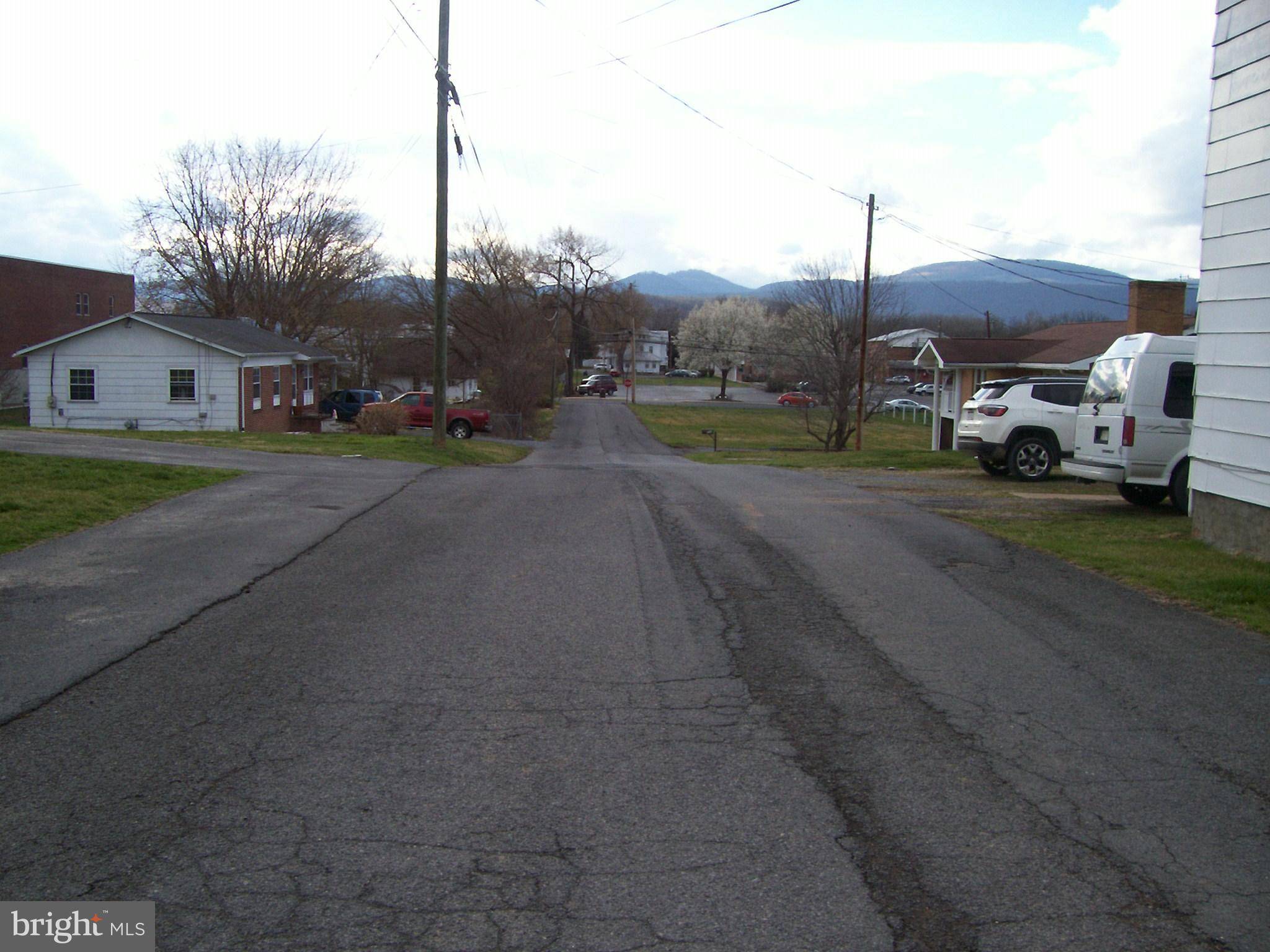 Moorefield, WV 26836,EISENHOWER DR