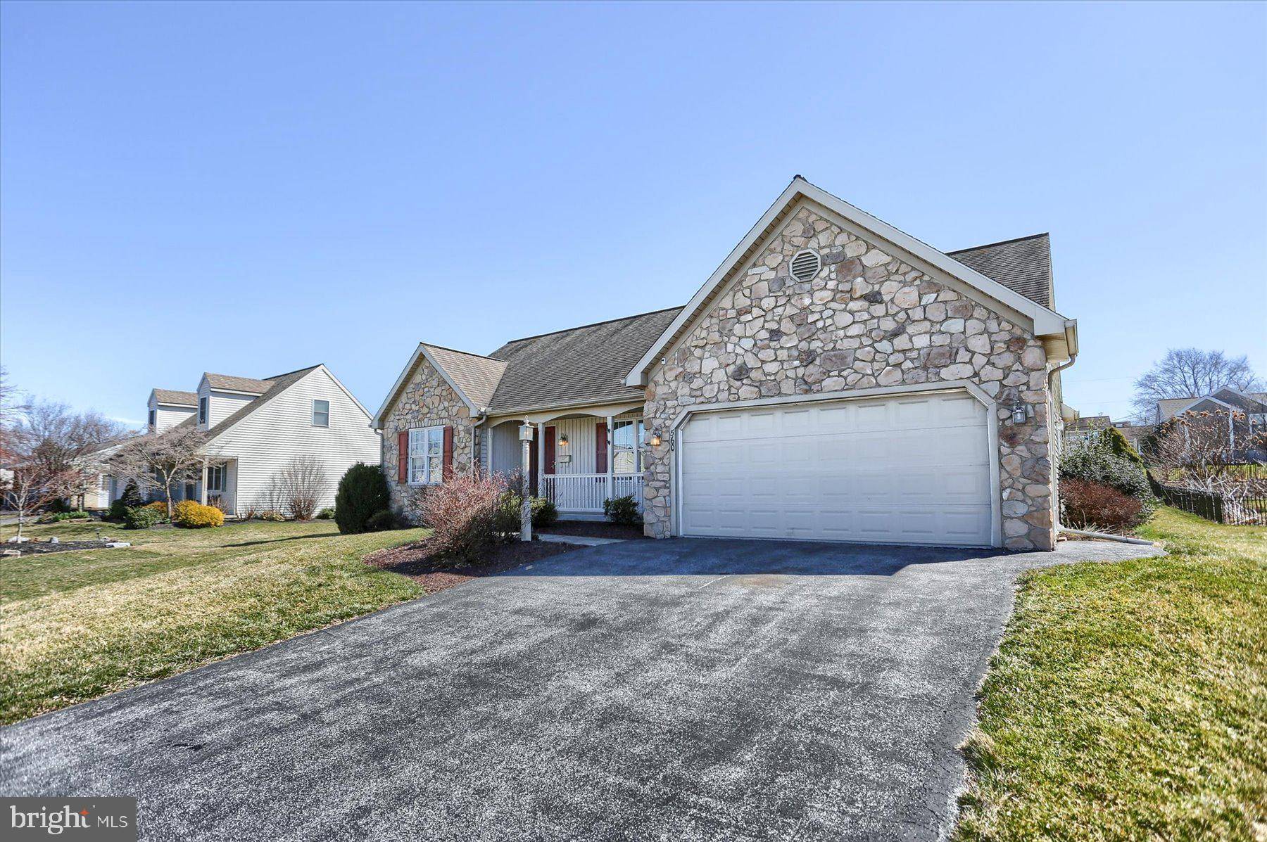 New Holland, PA 17557,560 W CONESTOGA ST