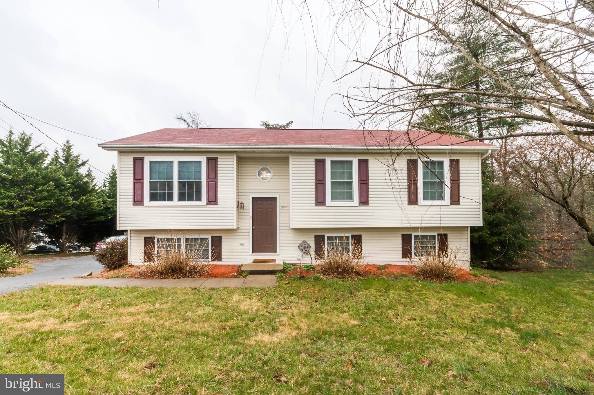 Inwood, WV 25428,327 IDYLLWOOD DR