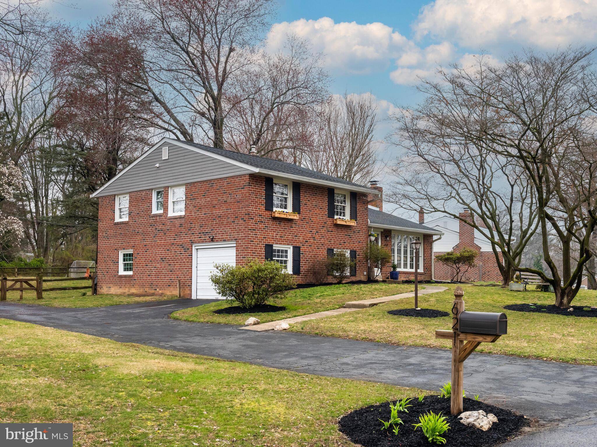 Wallingford, PA 19086,621 MORRIS LN