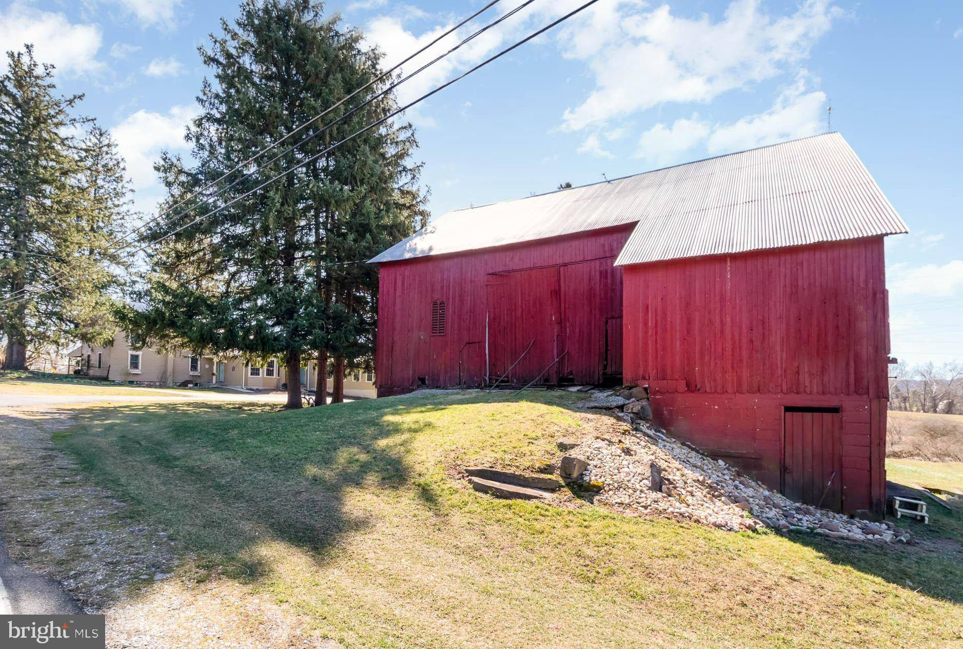 Lewisberry, PA 17339,560 OLD QUAKER RD