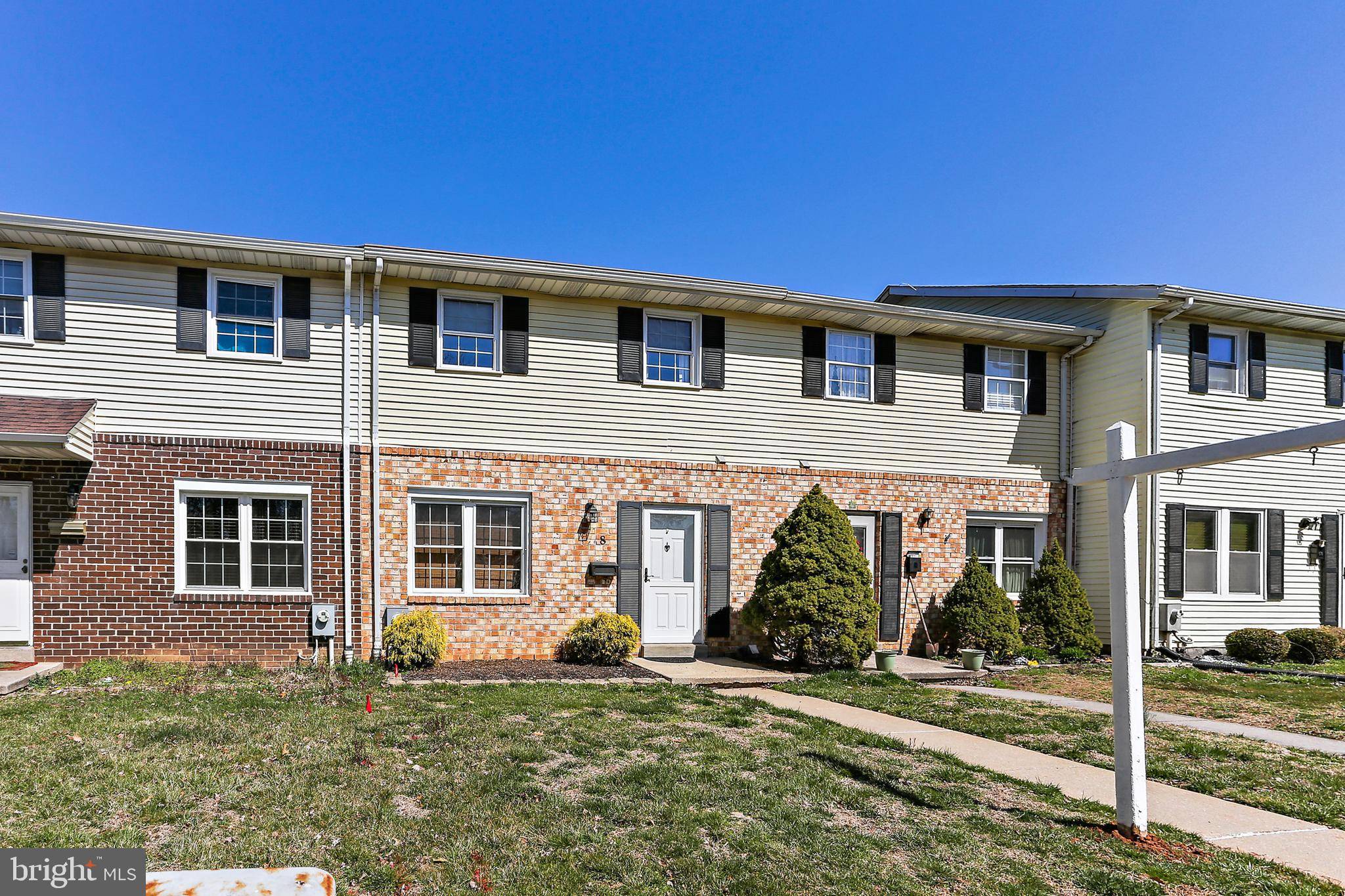 Rosedale, MD 21237,8 SHADOWBROOK CT