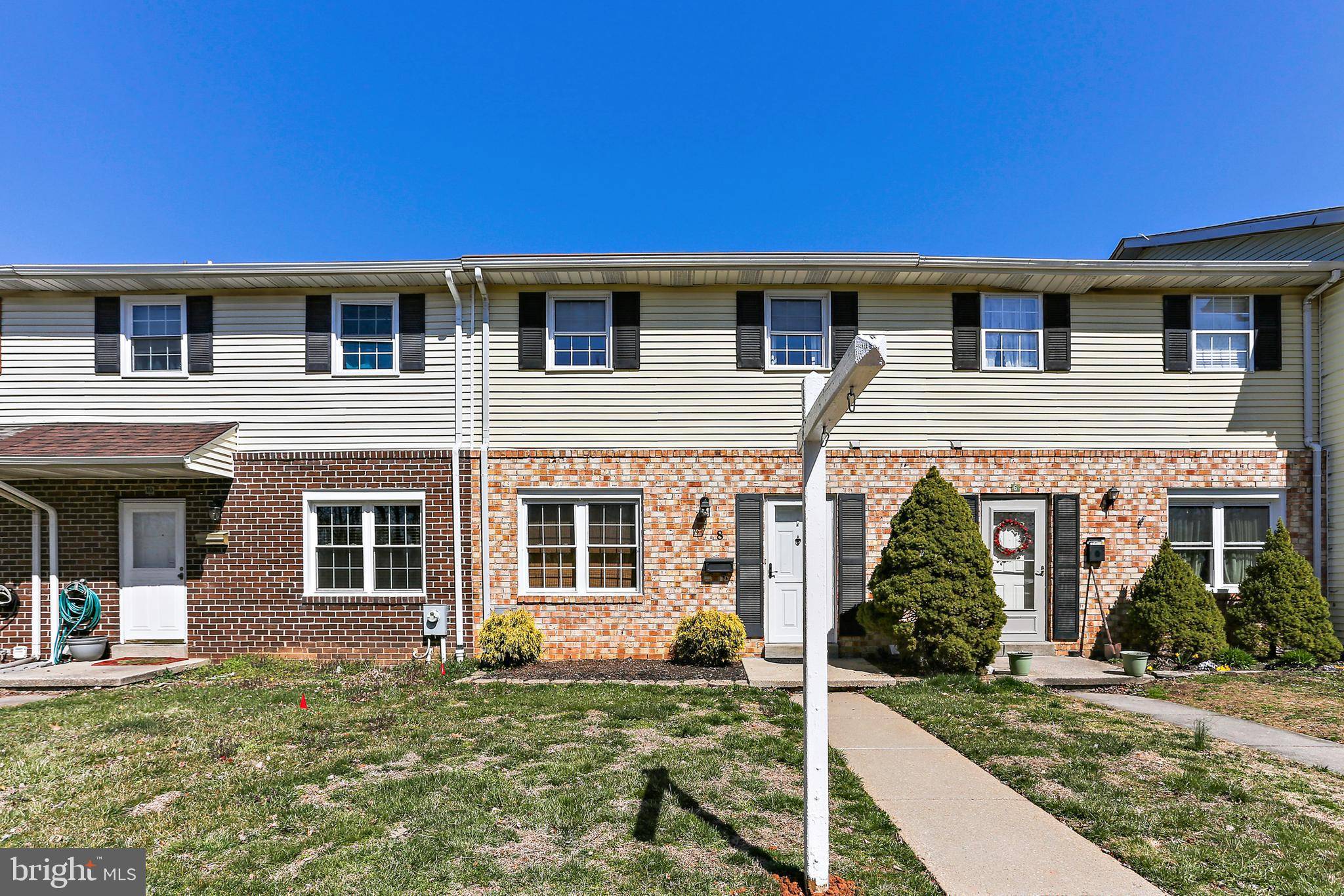 Rosedale, MD 21237,8 SHADOWBROOK CT