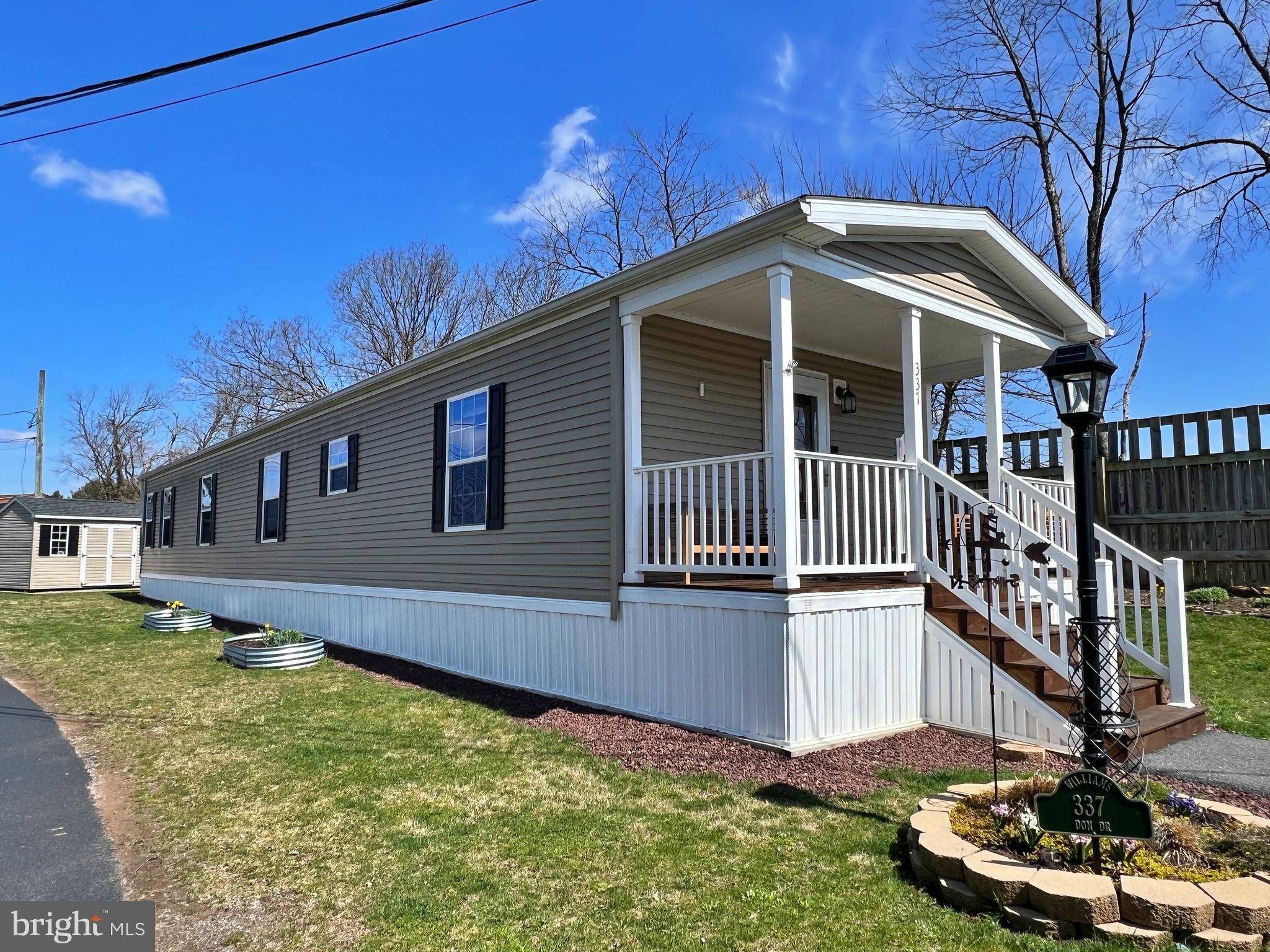 New Holland, PA 17557,337 DON DR