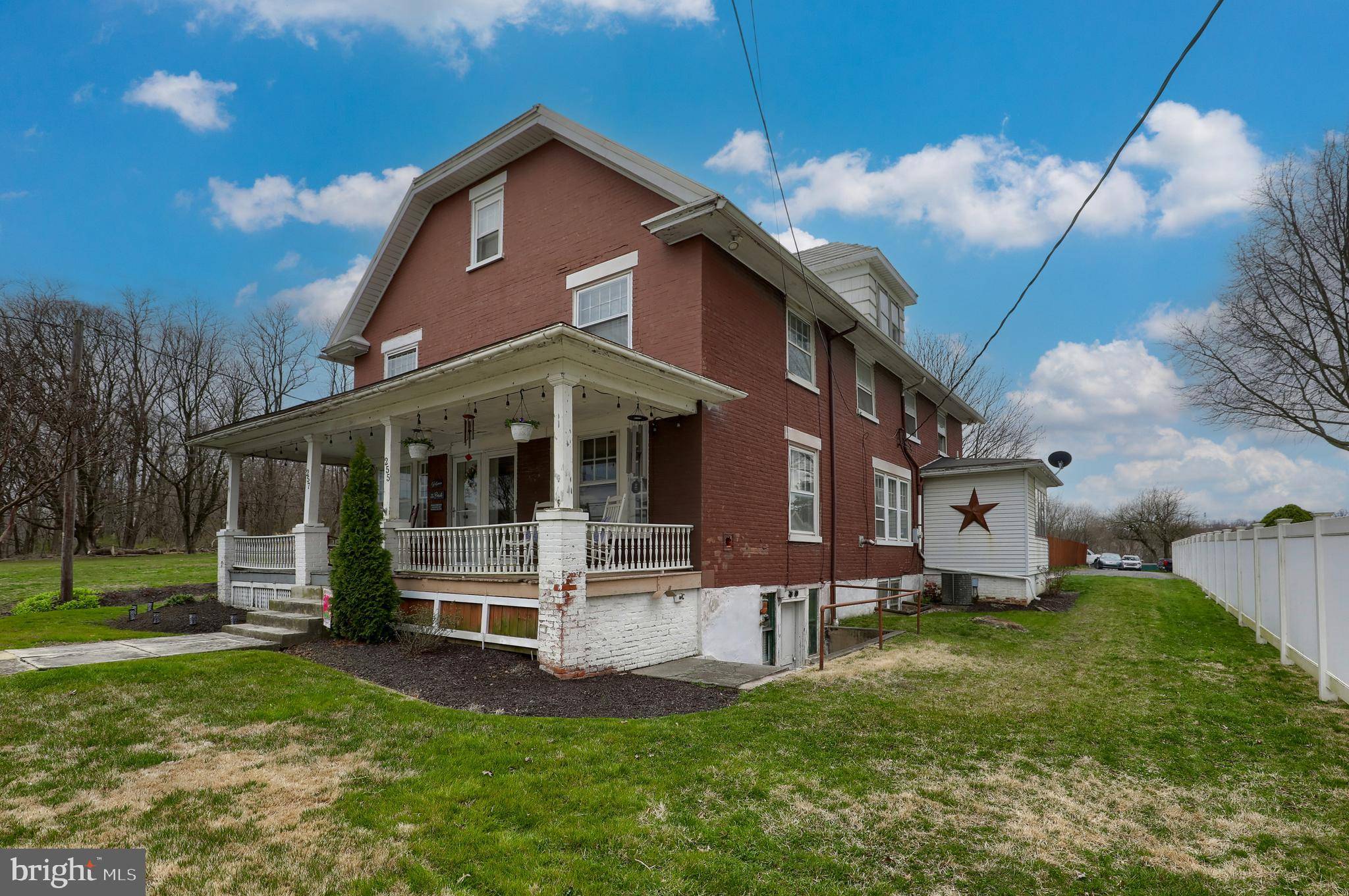 Quarryville, PA 17566,255 E STATE ST