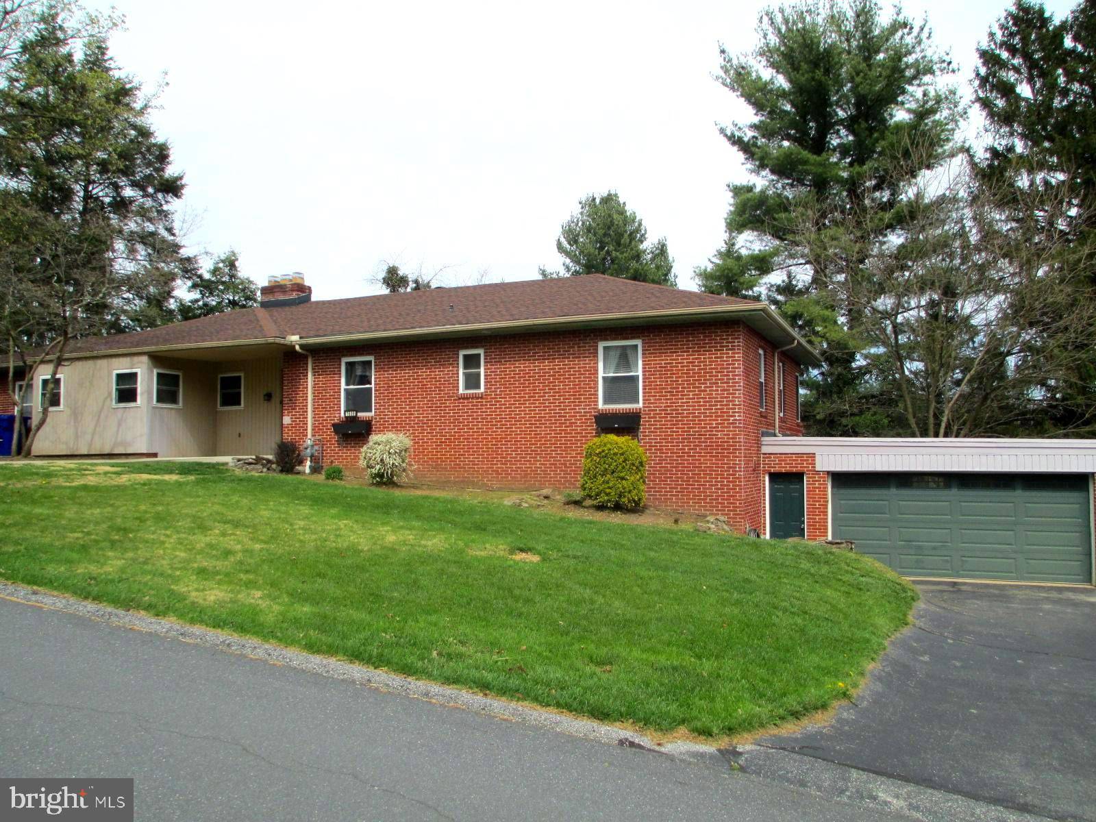 York, PA 17403,1639 CLOVER LN