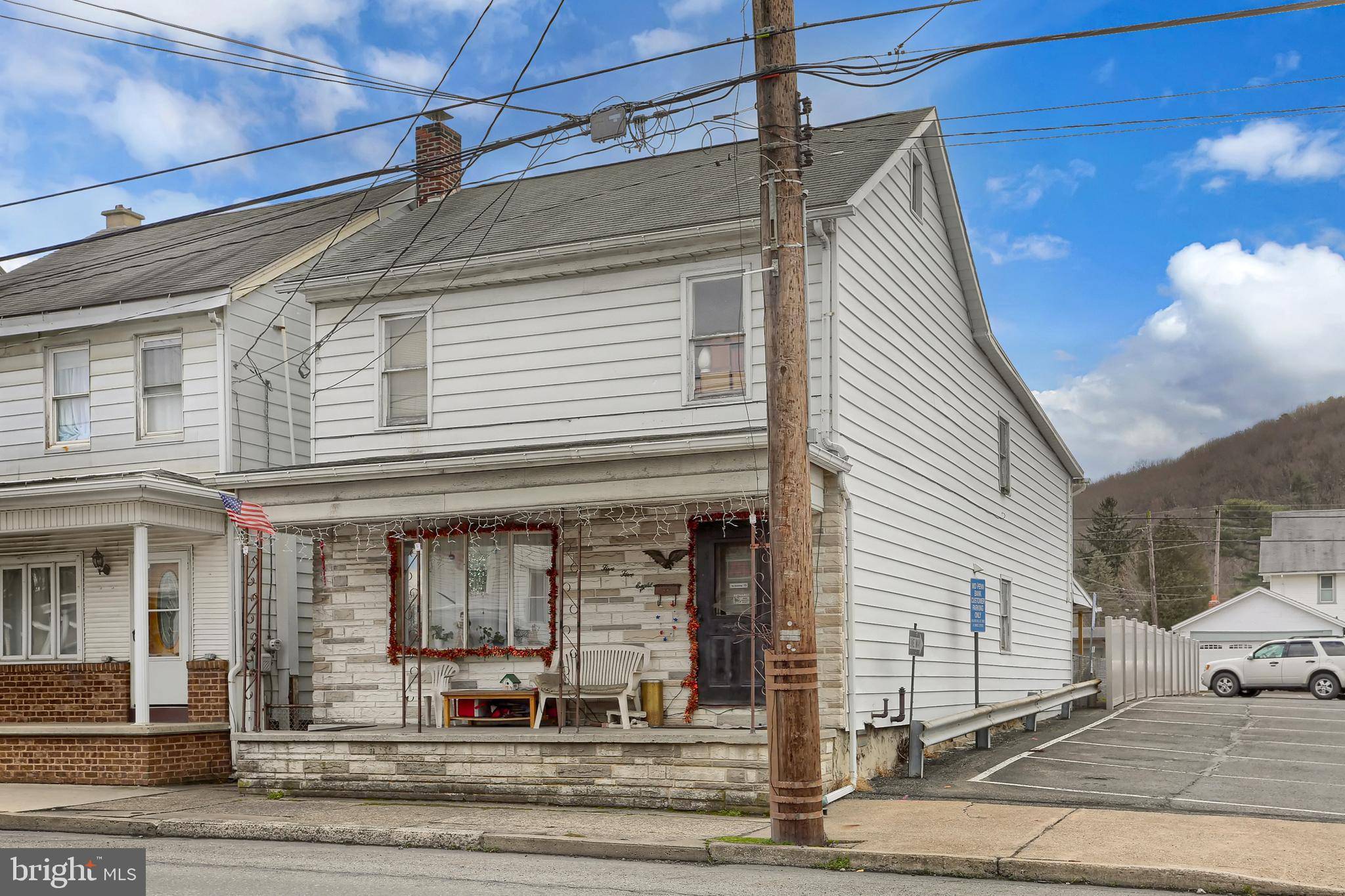 Lykens, PA 17048,558 MAIN ST