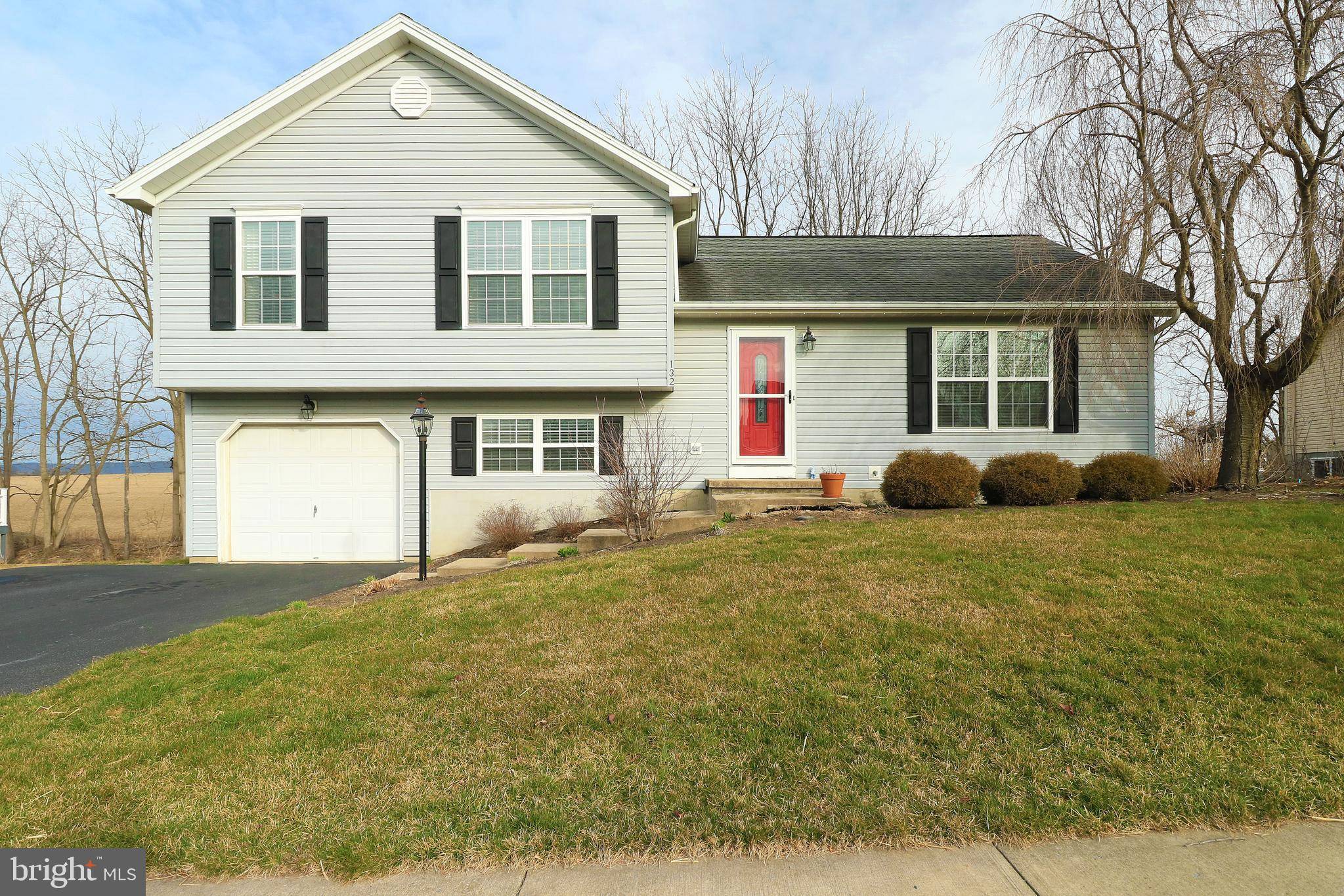 Pleasant Gap, PA 16823,132 STEEPLECHASE DR