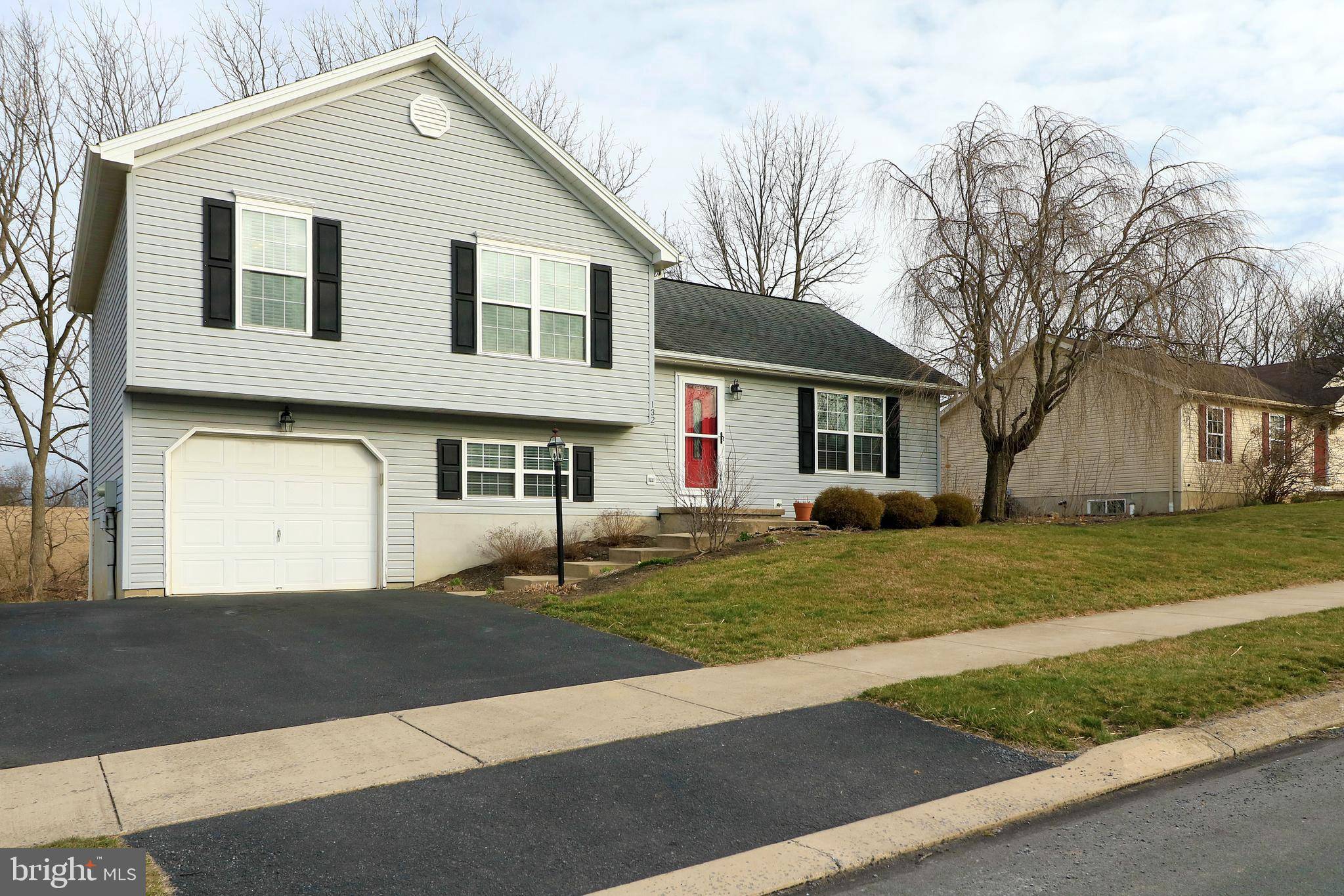 Pleasant Gap, PA 16823,132 STEEPLECHASE DR