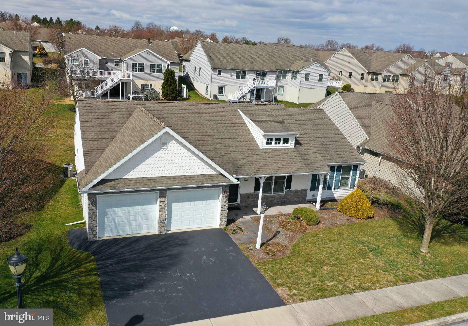 Manheim, PA 17545,927 CAMBRIDGE DR