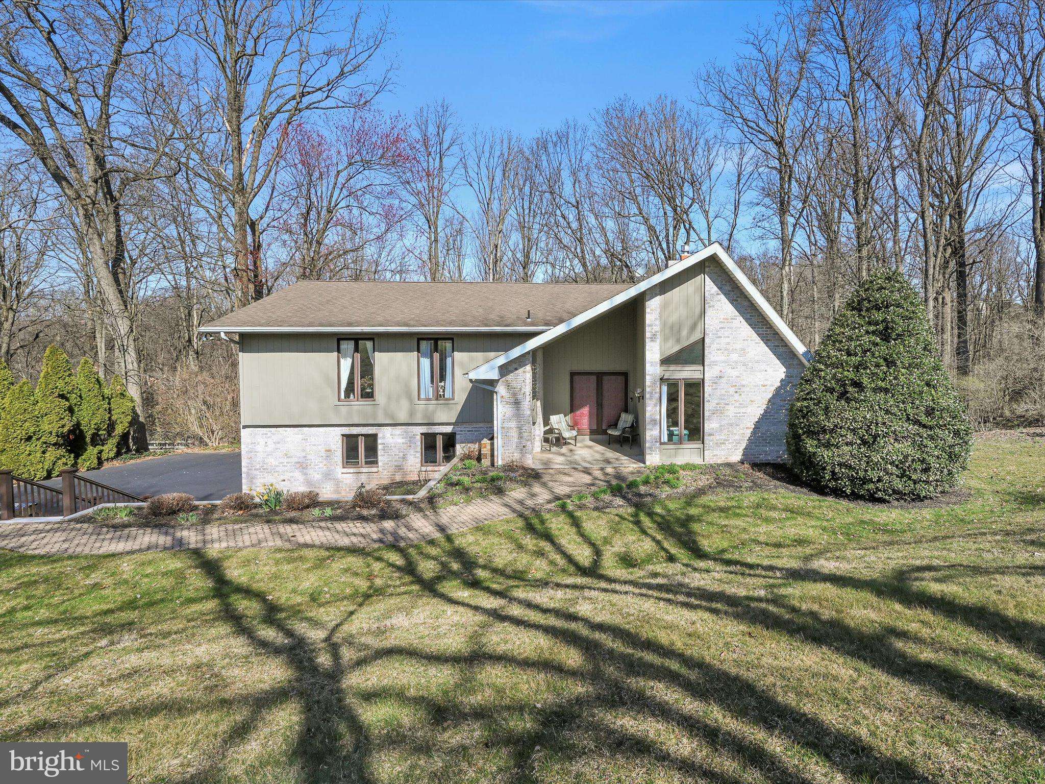 Mohnton, PA 19540,5037 OLD FARM LN