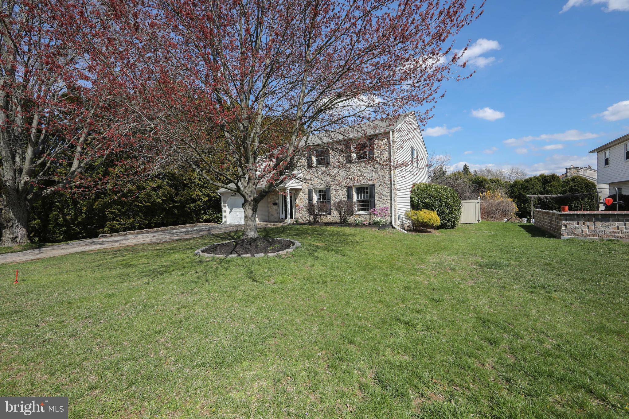 Springfield, PA 19064,395 HEMLOCK LN