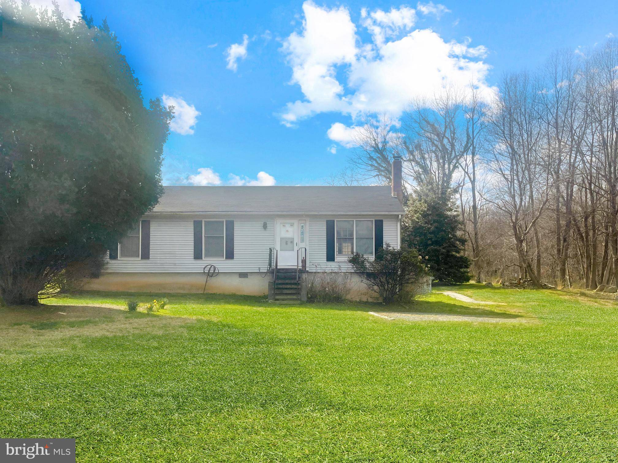 Hume, VA 22639,12003 SUMMERS LN