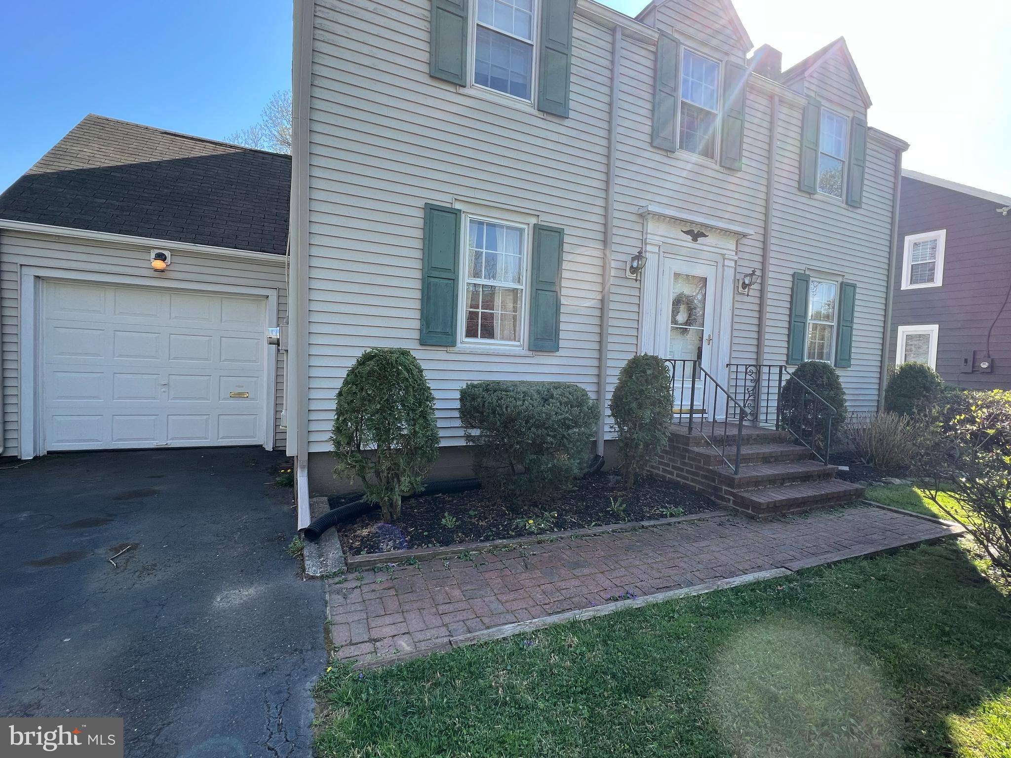 Morrisville, PA 19067,329 E BIRCH DR