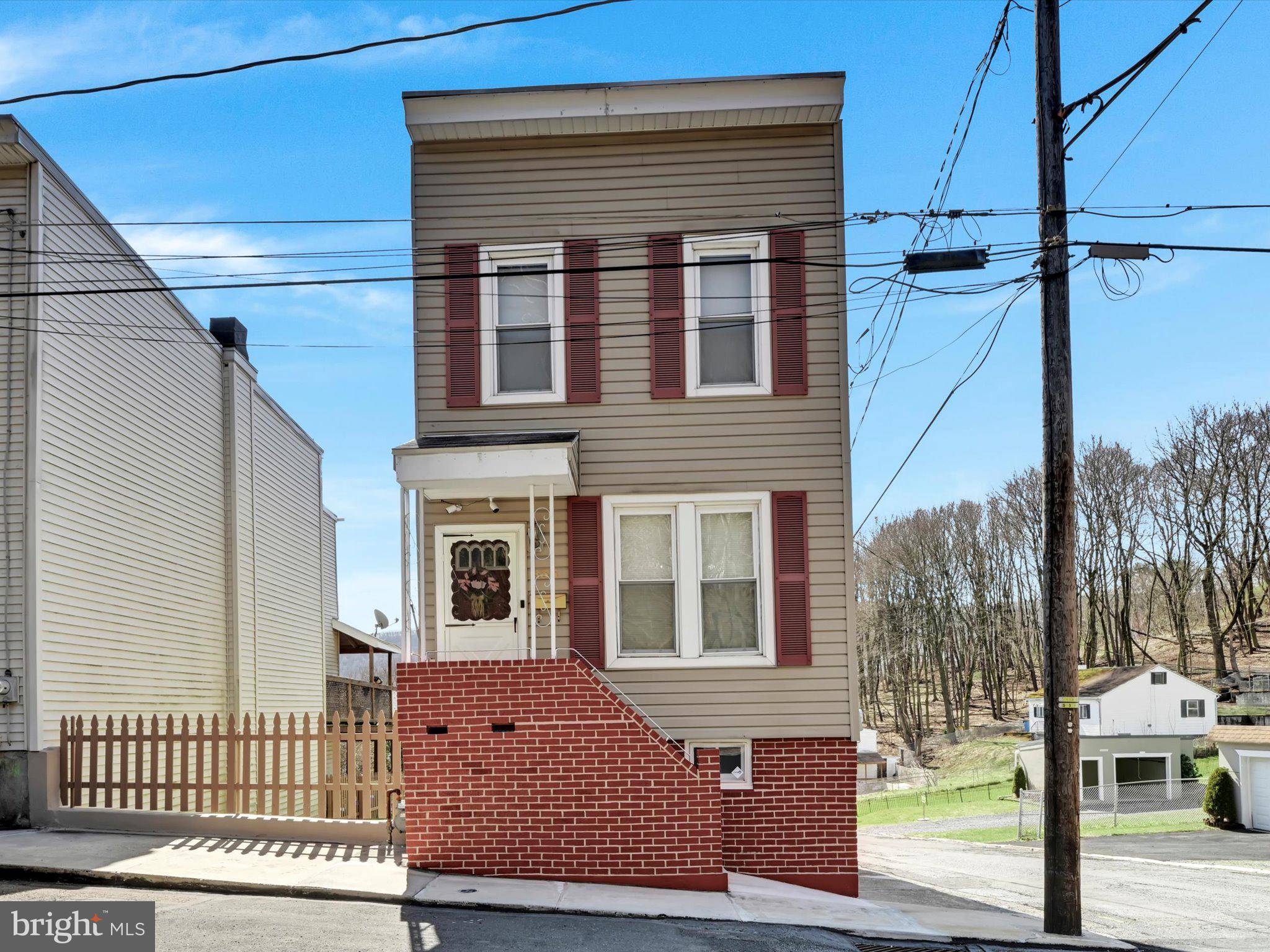 Pottsville, PA 17901,833 FAIRVIEW ST