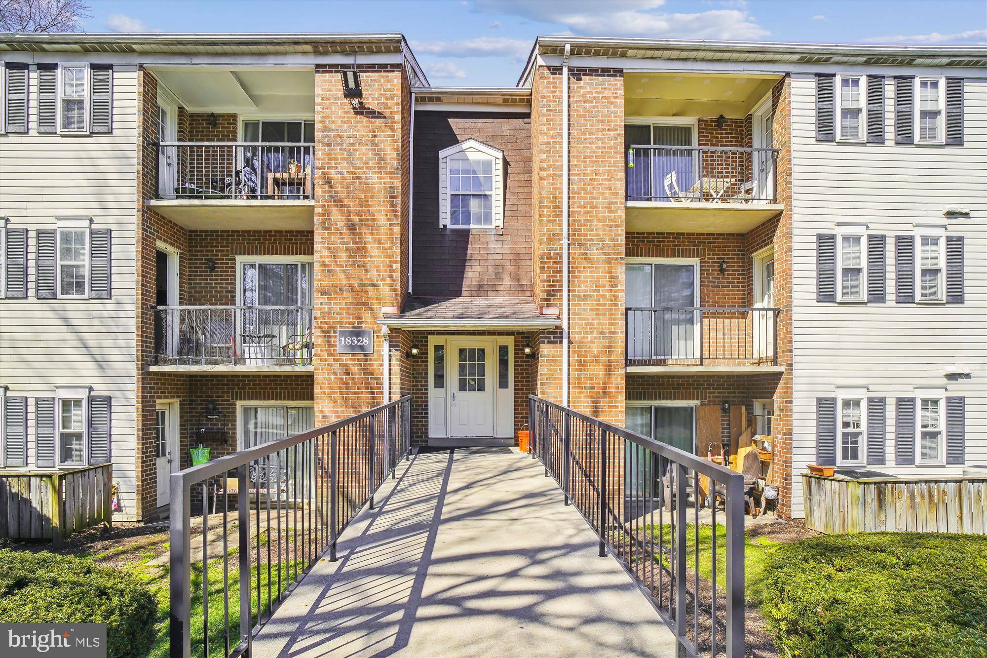 Gaithersburg, MD 20879,18328 STREAMSIDE DR #103