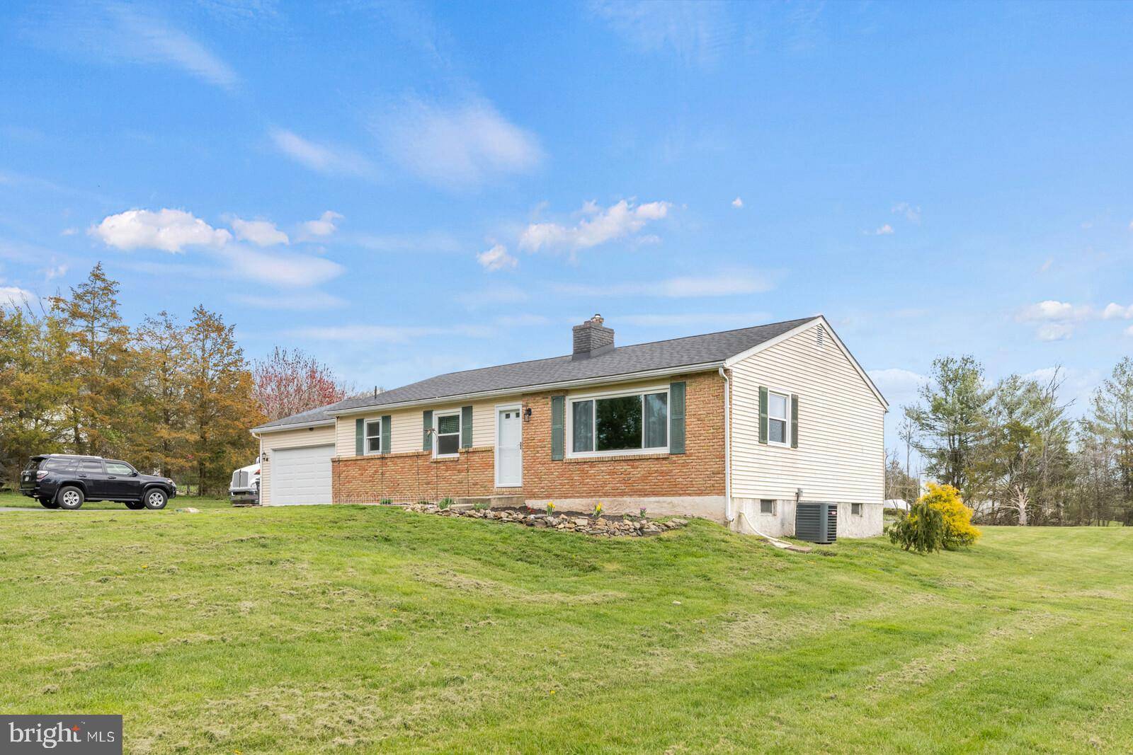 Perkiomenville, PA 18074,902 TOWNSHIP LINE RD