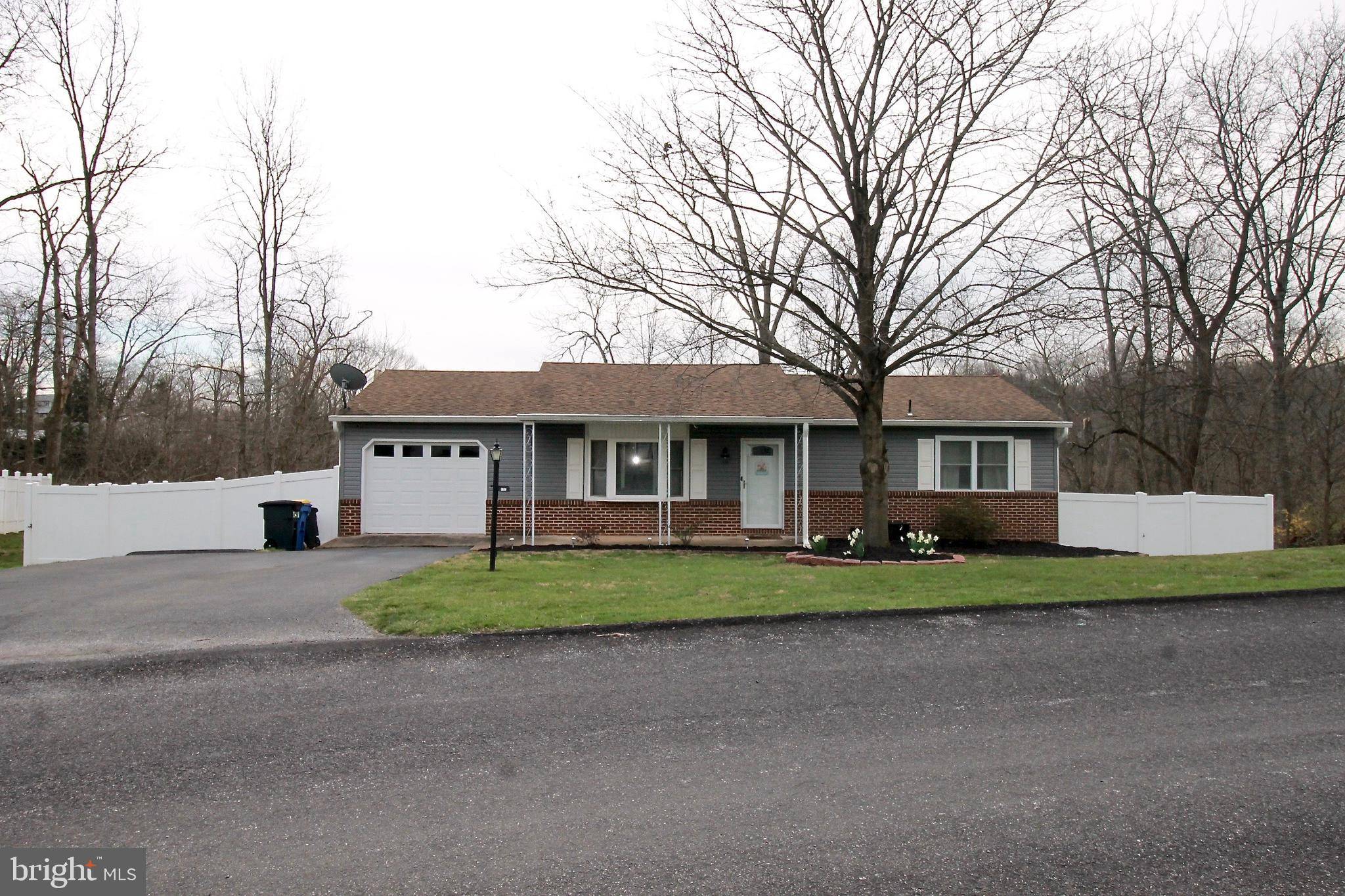 Etters, PA 17319,170 BLACK WALNUT DR