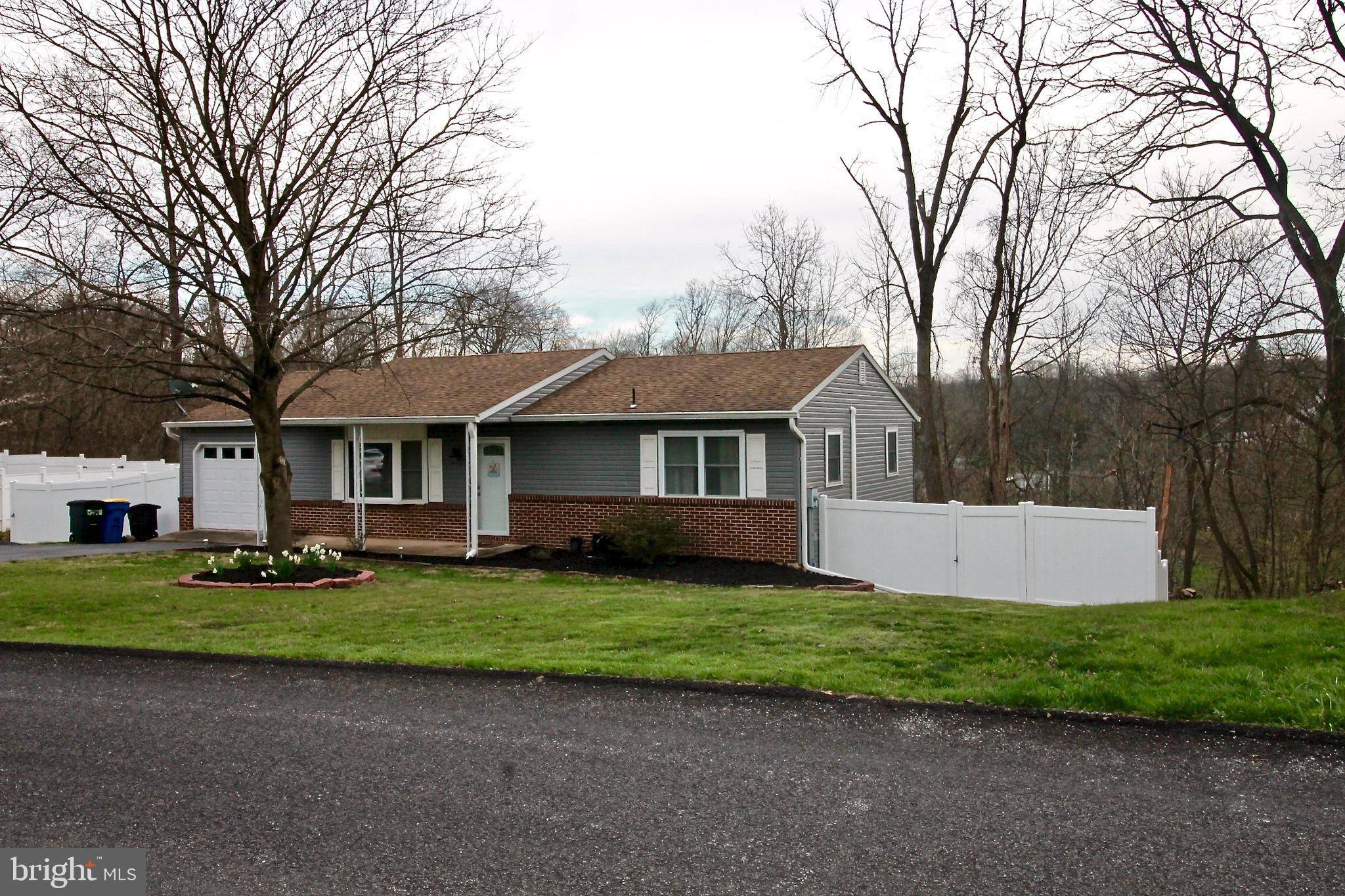 Etters, PA 17319,170 BLACK WALNUT DR