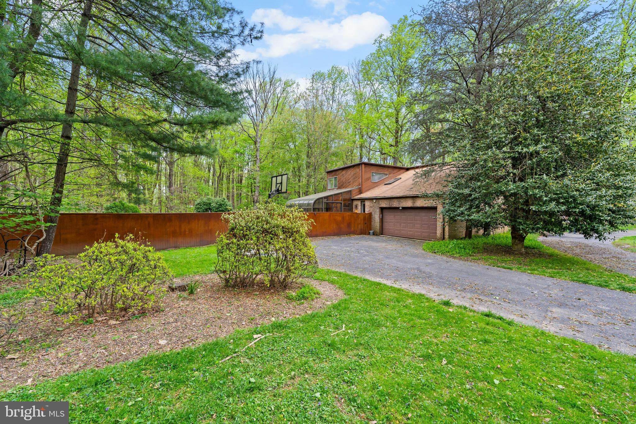 Reisterstown, MD 21136,4 TIMBER RUN CT