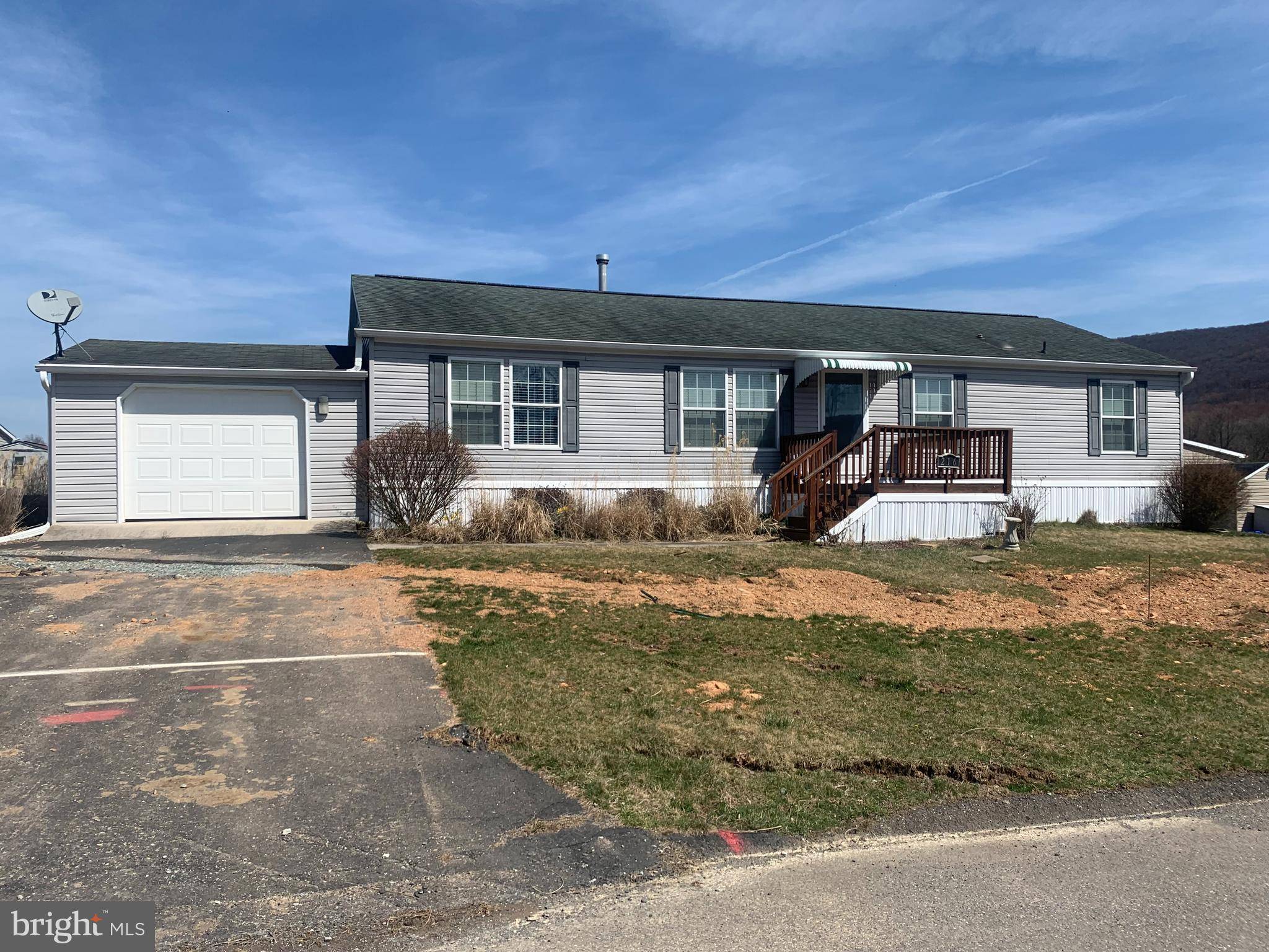 Lehighton, PA 18235,216 AUTUMN LN