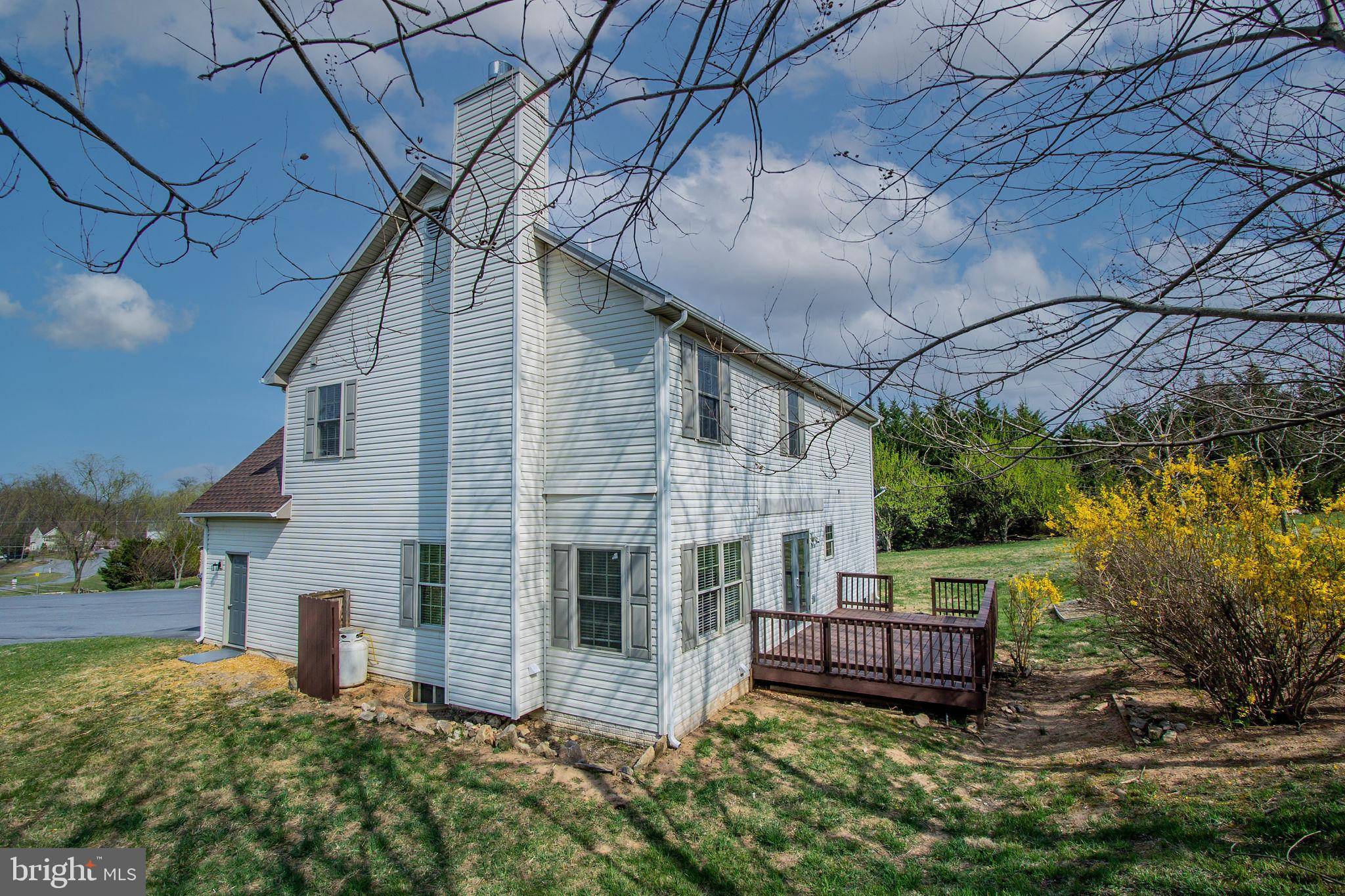 Falling Waters, WV 25419,48 LANSING CT