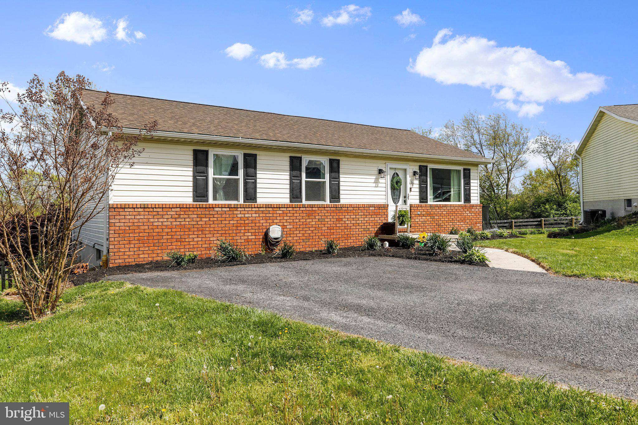 Littlestown, PA 17340,32 CONSTITUTION CT