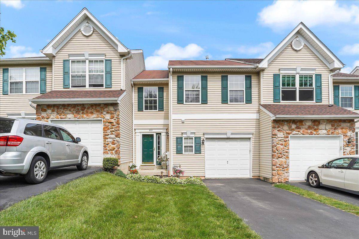 Royersford, PA 19468,805 LIZZIE LN