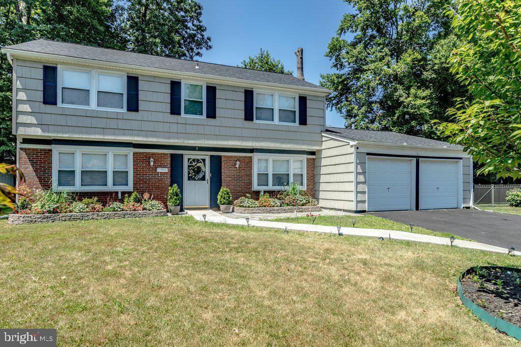 Willingboro, NJ 08046,9 EMERALD CT