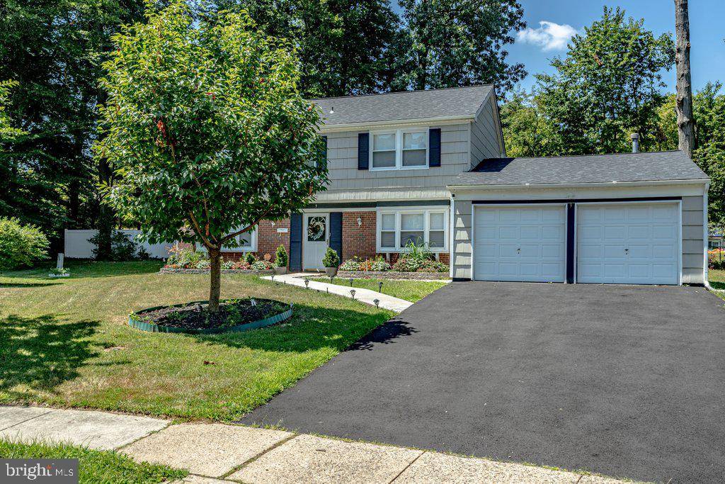 Willingboro, NJ 08046,9 EMERALD CT